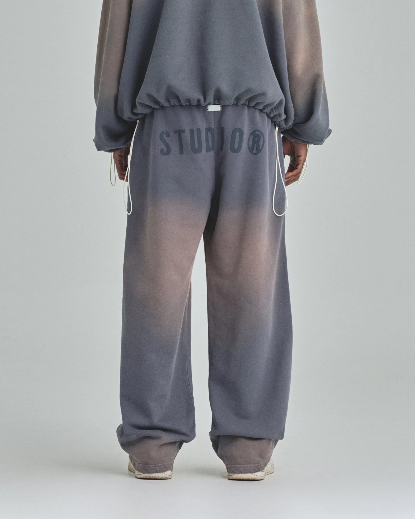 Spring Worn Logo Straight Pants Sandblast Gray - imagen 7