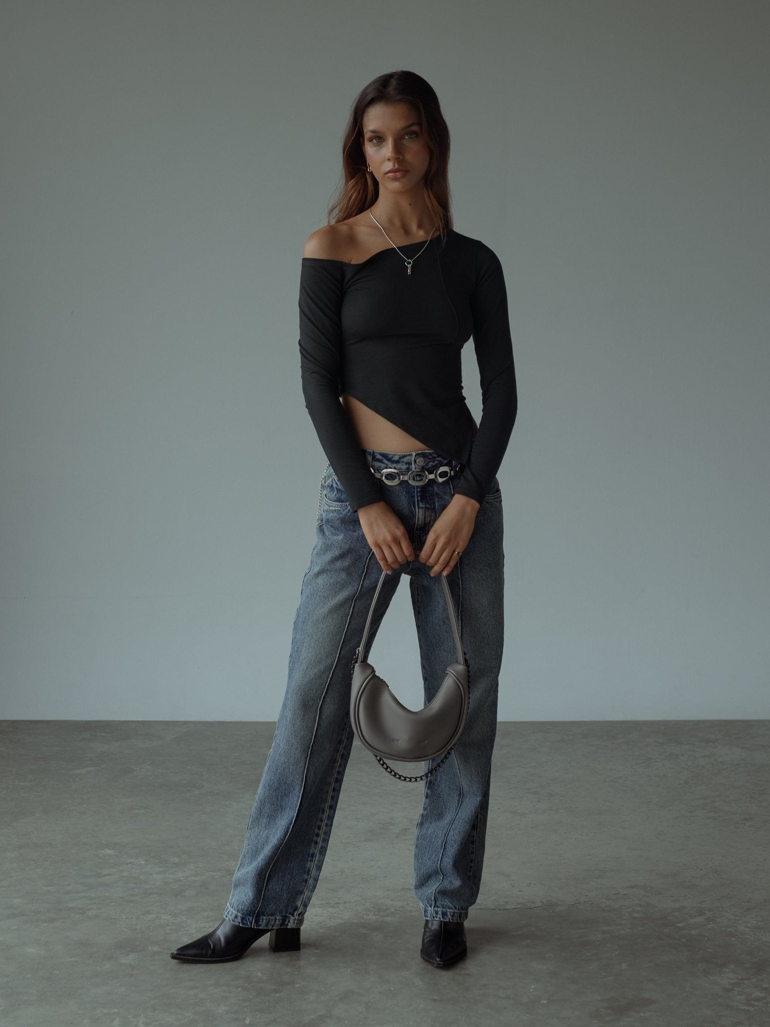 OPEN NECK LONG SLEEVE - BLACK - imagen 2