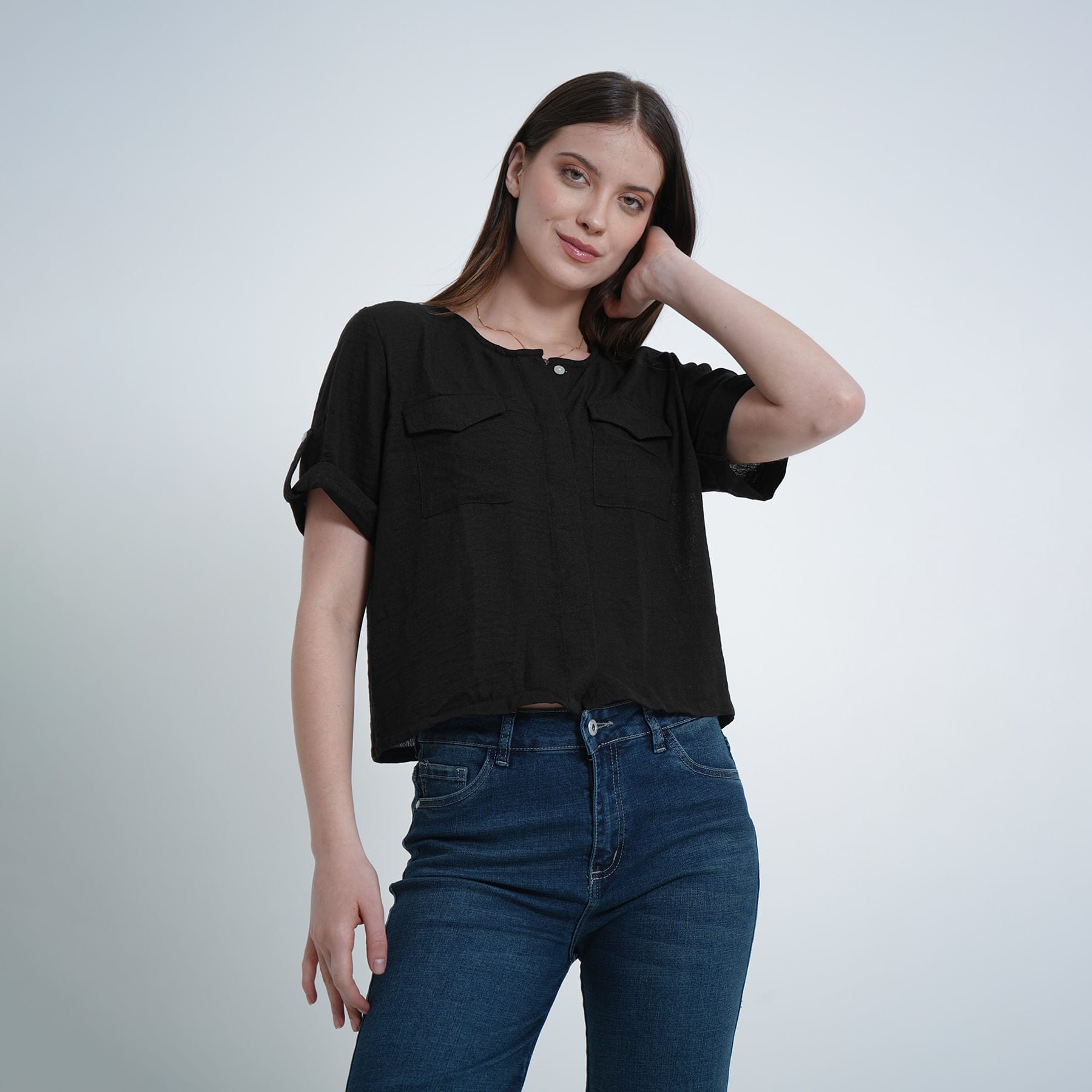 Blusa abierta escote redondo manga corta con charreteras - imagen 8