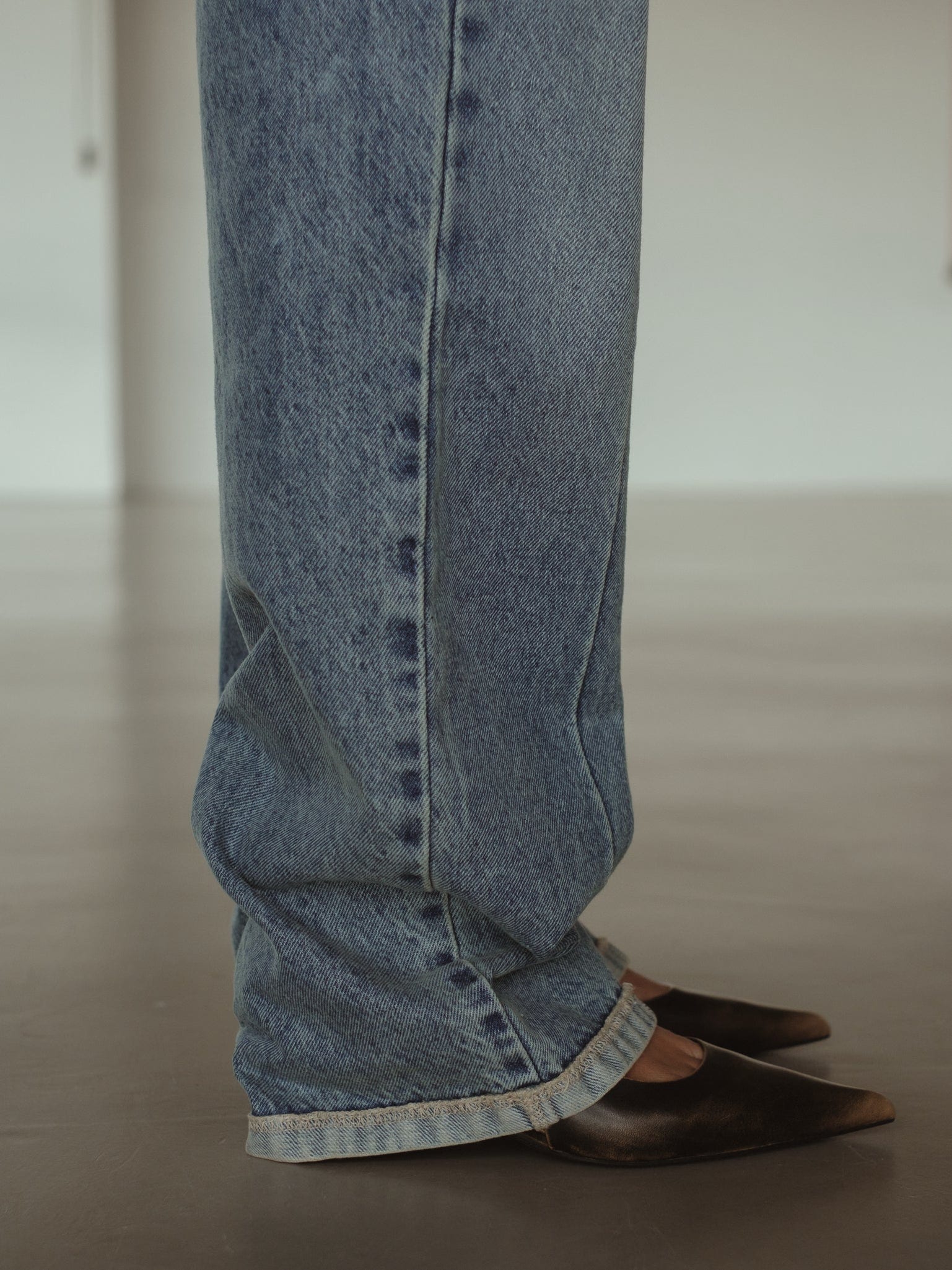 SPLIT LEG STRAIGHT JEAN - SOFT CLASSIC BLUE - imagen 7