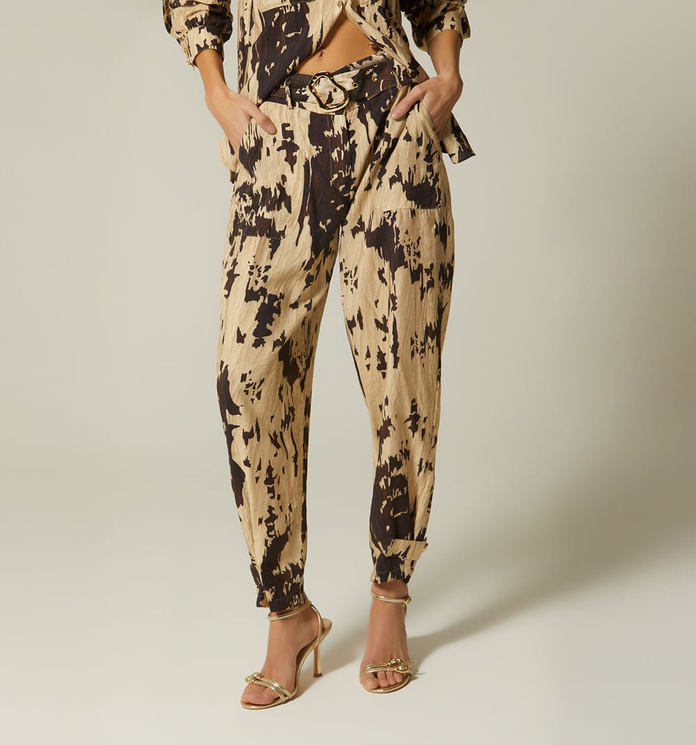 Pantalon tiro alto con cinturon - imagen 2