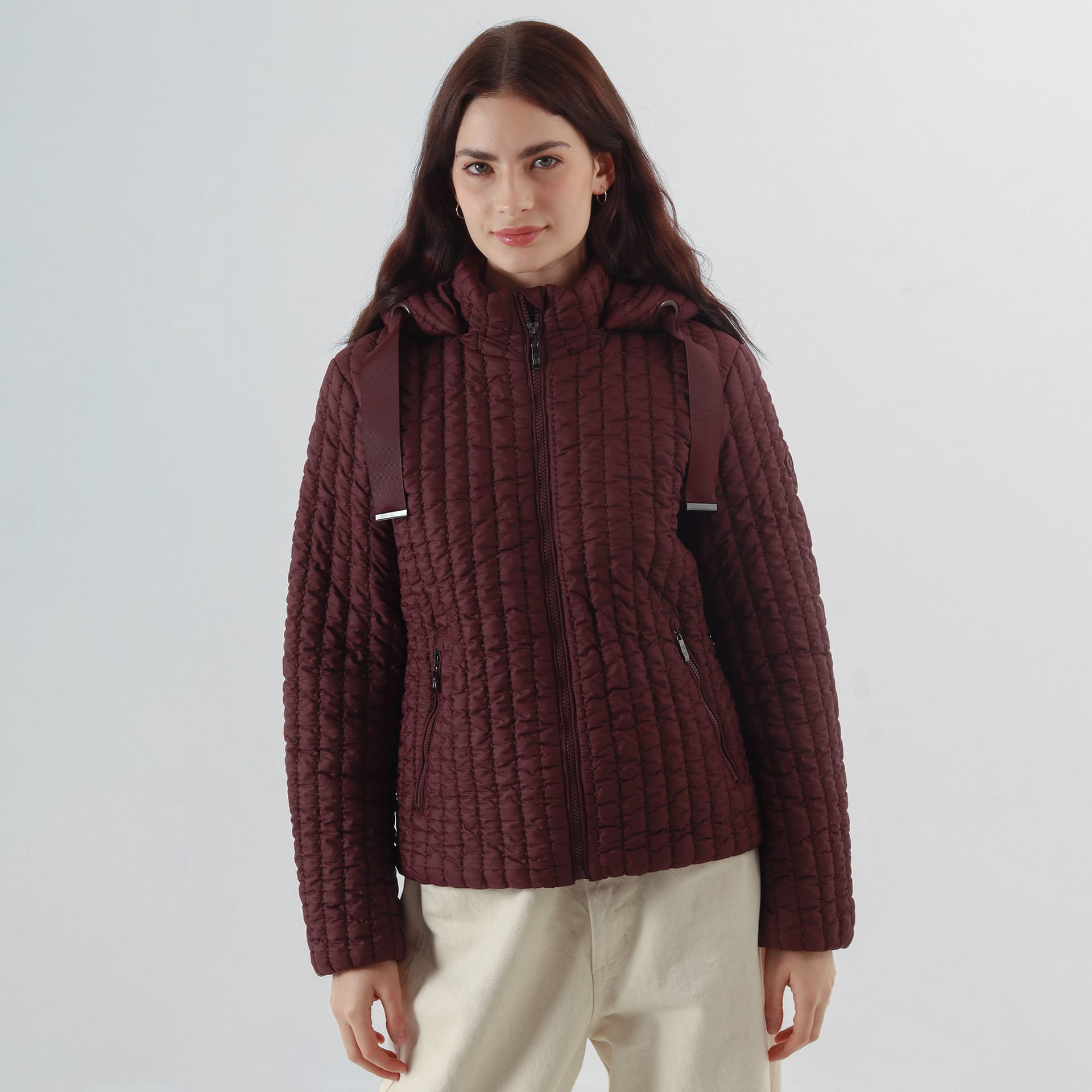 Chaqueta acolchada cuello alto capucha con lazo - imagen 1