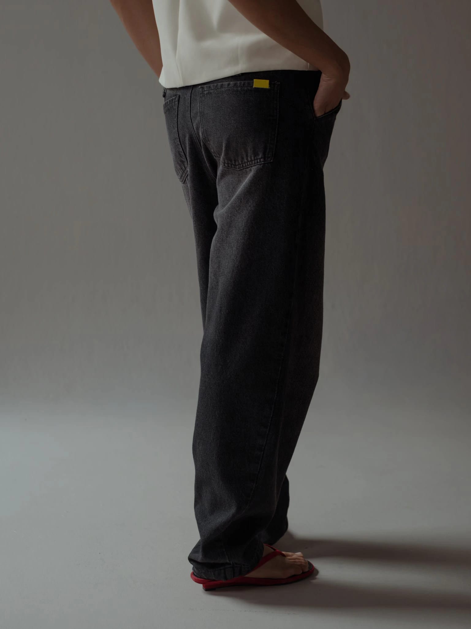 SARTORIAL BARREL JEAN - BLACK PEPPER - imagen 7