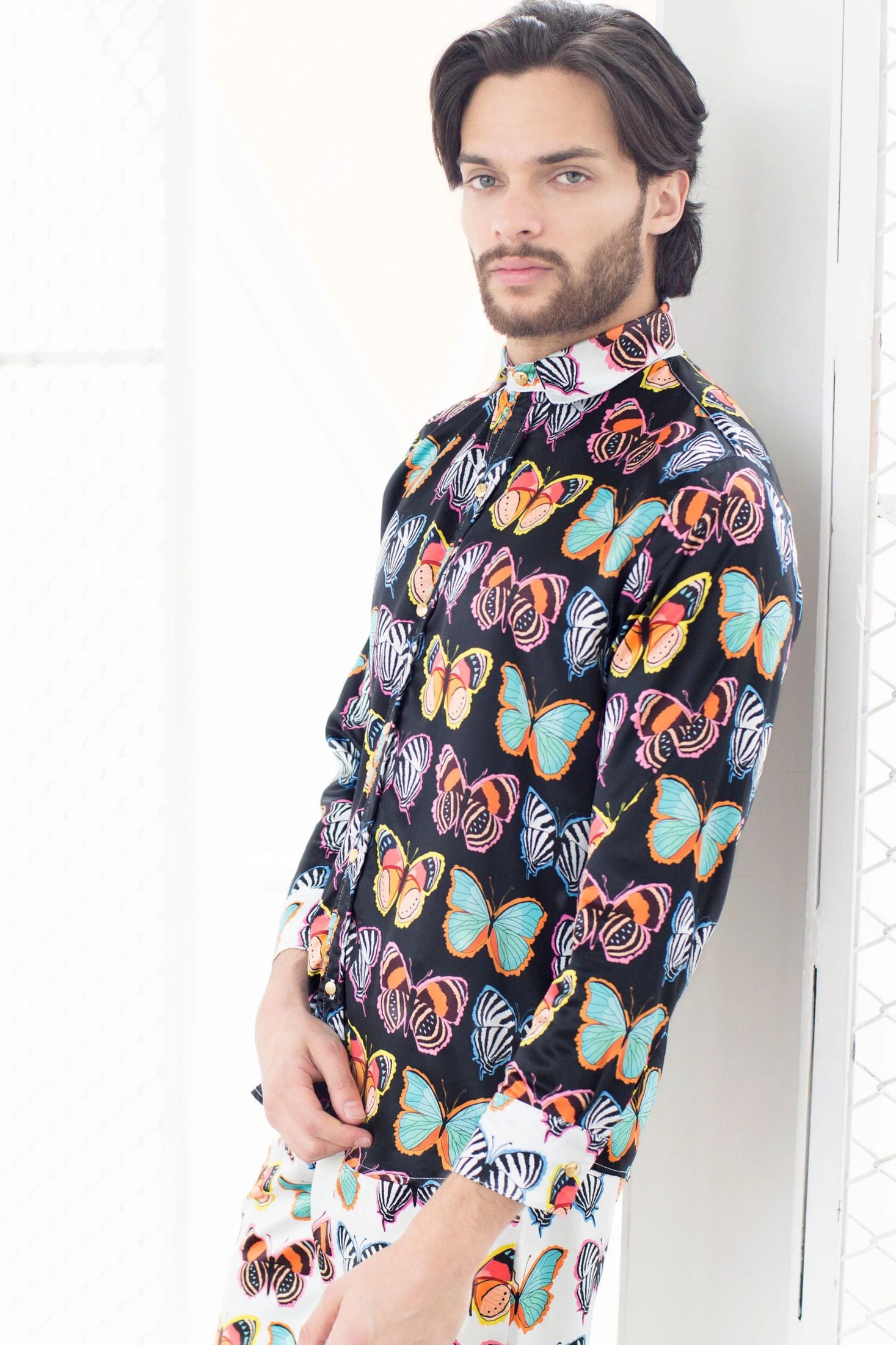 Camisa Manga Larga Unisex / Ilustración Tierra de Mariposas - imagen 2