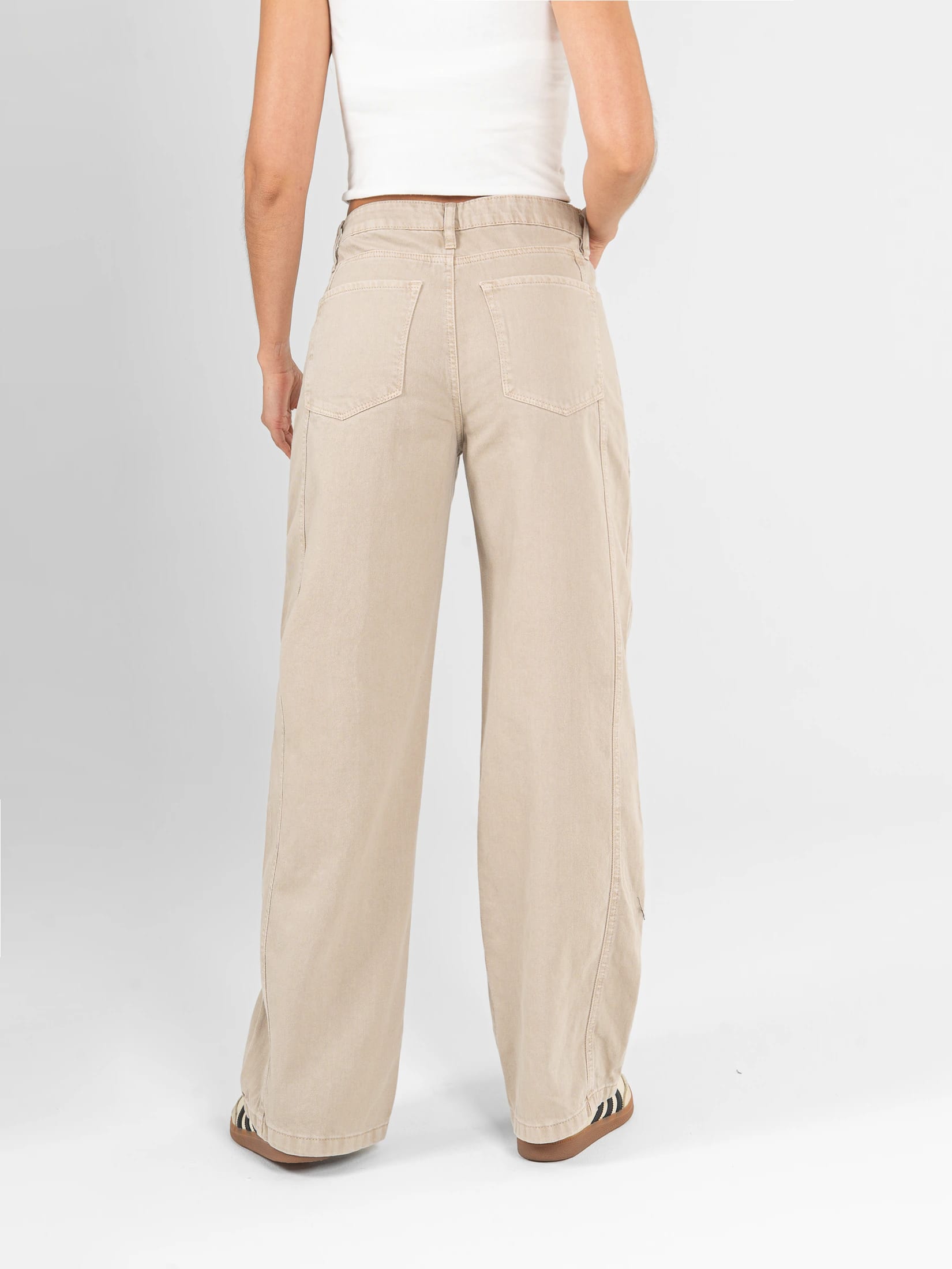 Ref: 0620451 Pantalón wide leg, rígido, tiro alto, con cortes, tono caqui - imagen 2