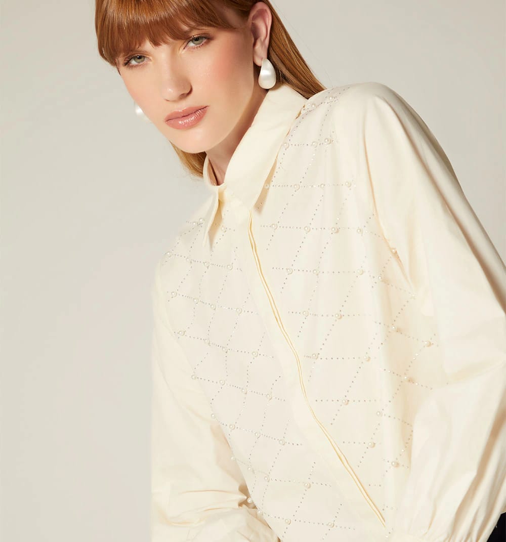 Camisera  con detalles perlas - imagen 3