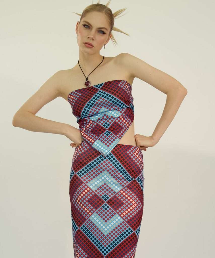 Napkin Top in Blue Print - imagen 2