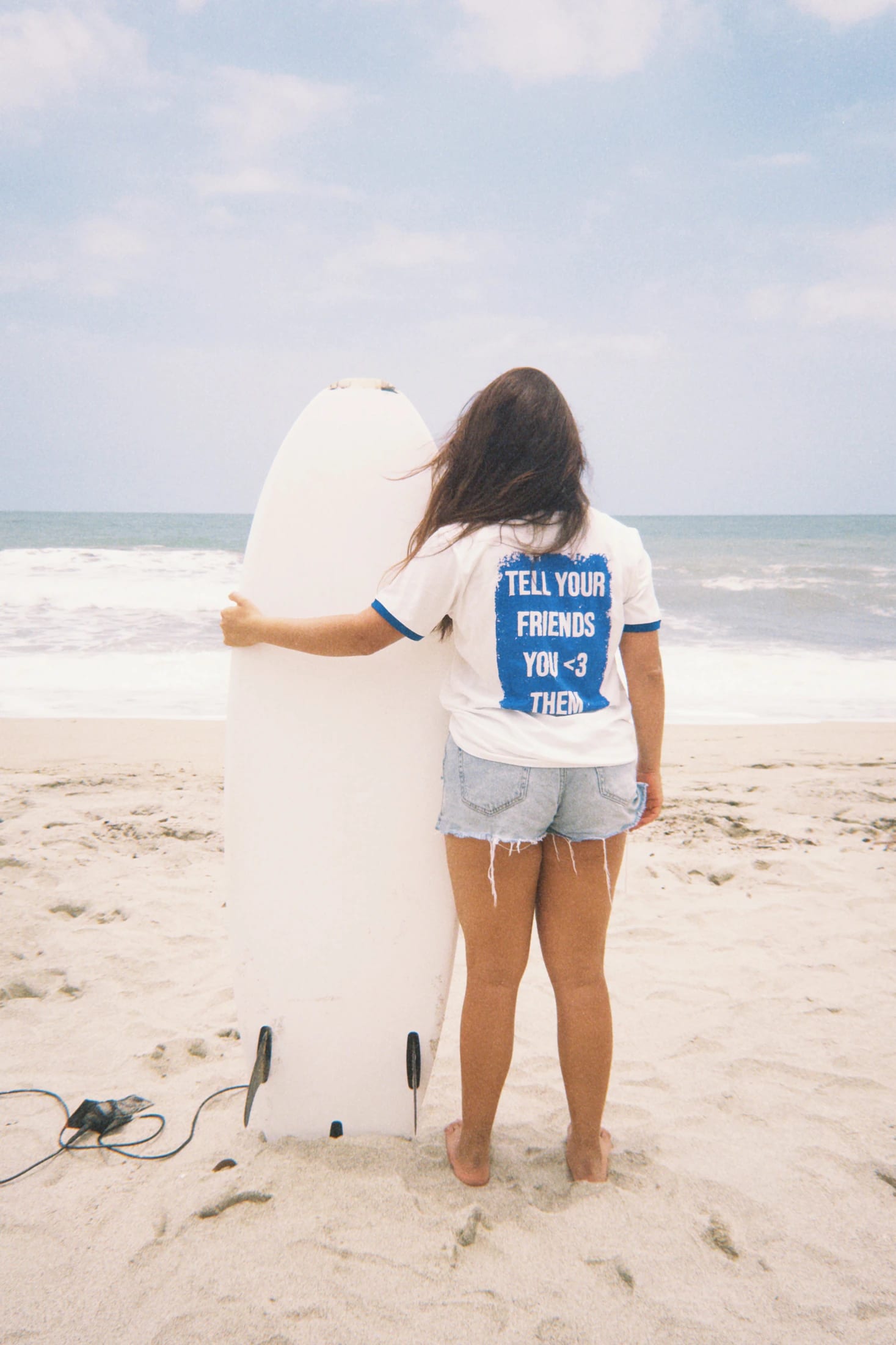 Camiseta "Tell your friends you <3 them" - imagen 4