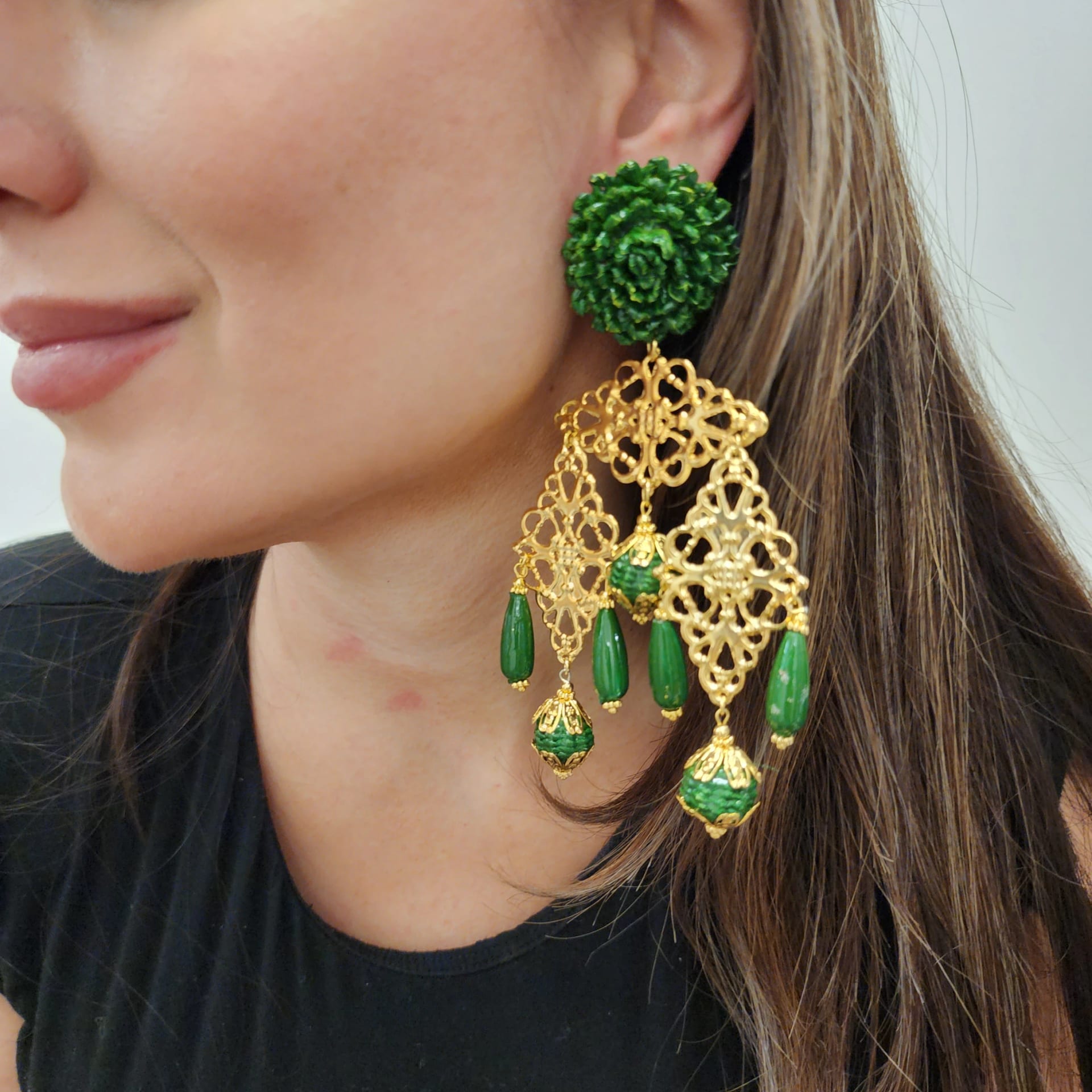 Flower & Gold Earrings - imagen 2
