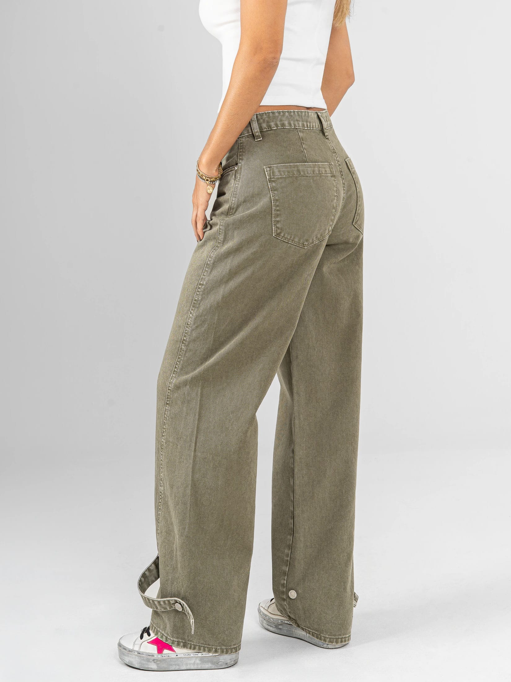 Ref: 0620409 Pantalón wide leg, rígido, tiro alto, detalle en bota, tono verde - imagen 4