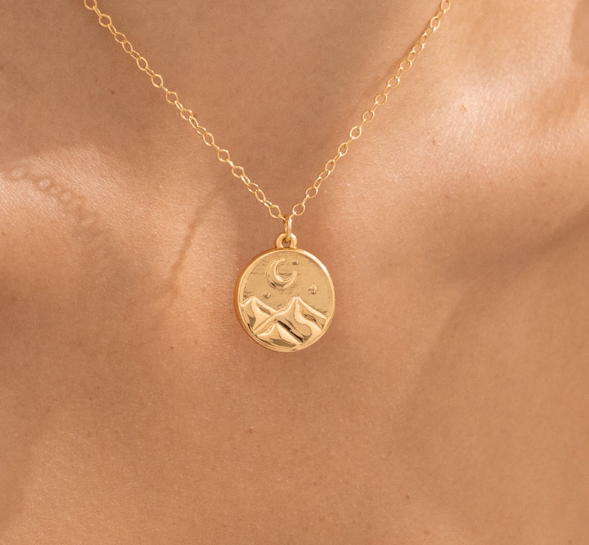 Cadena Con Dije Religioso + Aretes - imagen 2