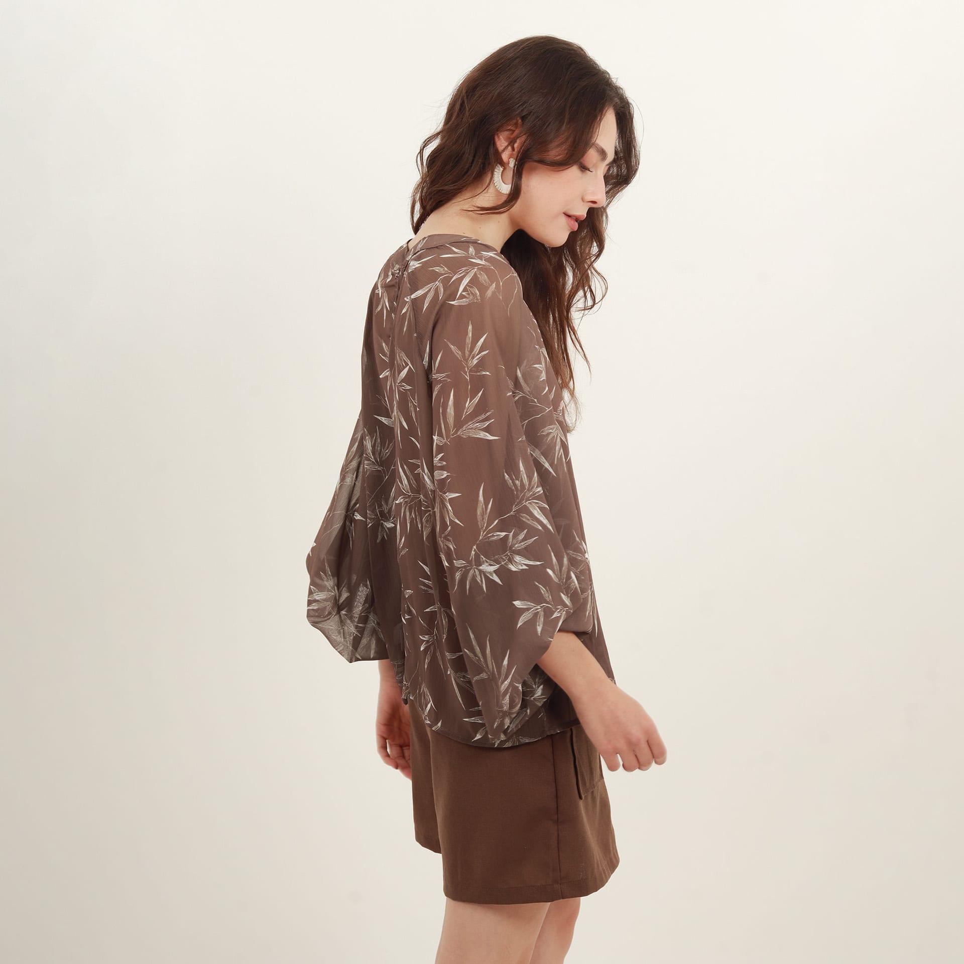 Blusa estampada cuello redondo manga globo - imagen 10