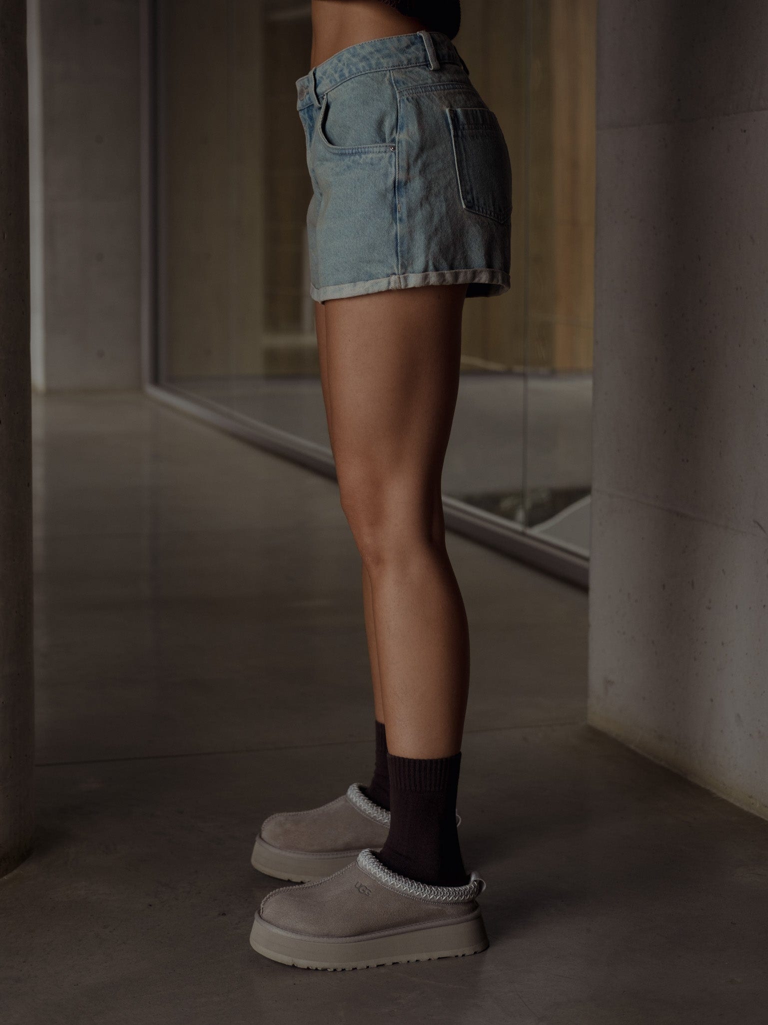 LOW RISE DENIM SHORT  - DIRTY ICE BLUE - imagen 6