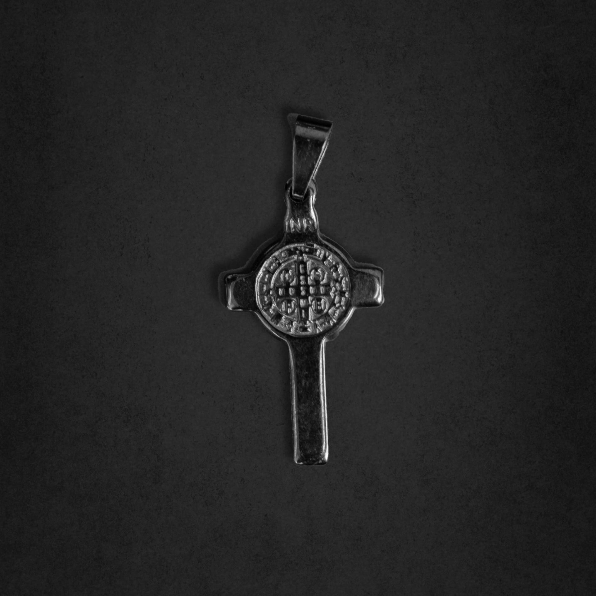 Dije San Benito Cruz Black - imagen 1