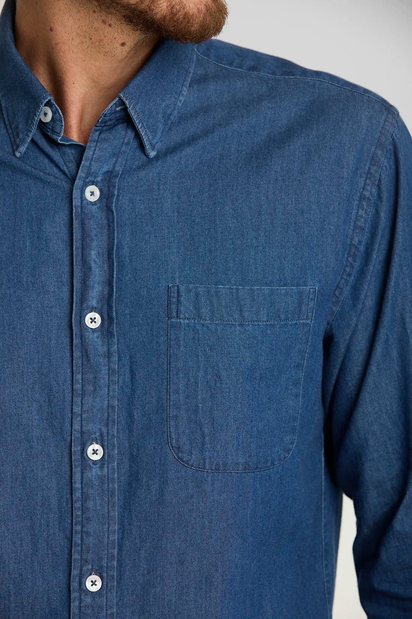 Camisa Jean Button Down Azul Medio - imagen 5