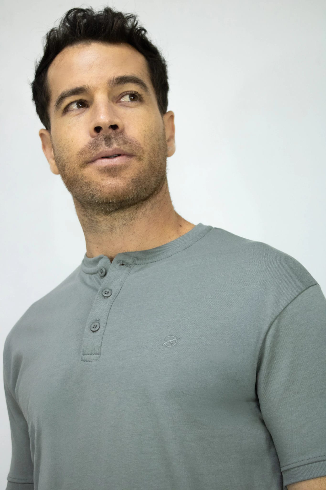 Camiseta Cuello Henley Manga Corta para Hombre - imagen 4