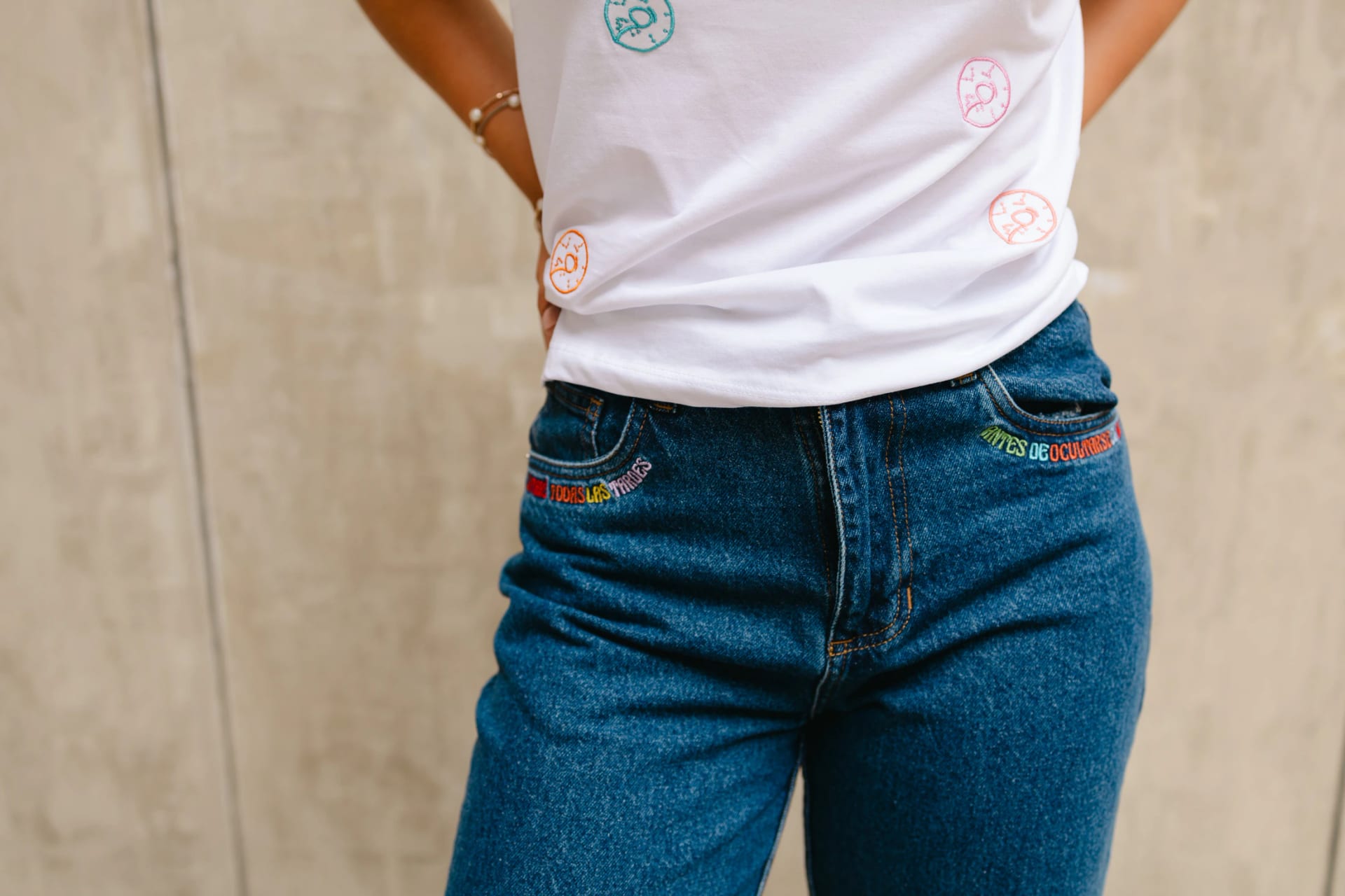 Amor De Primavera Embroidered Jeans - imagen 2