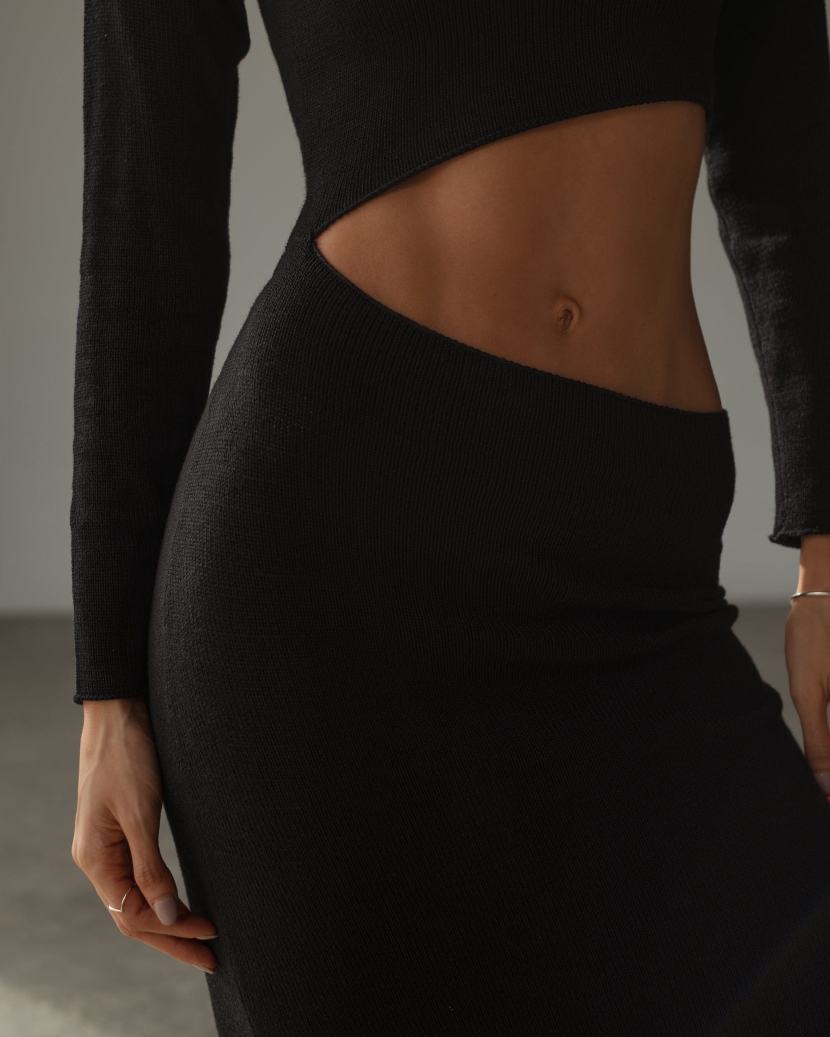 EDGE KNIT DRESS - BLACK - imagen 7