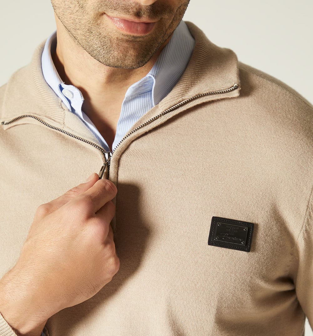Buzo para hombre con placa cuello alto con cierre - imagen 10