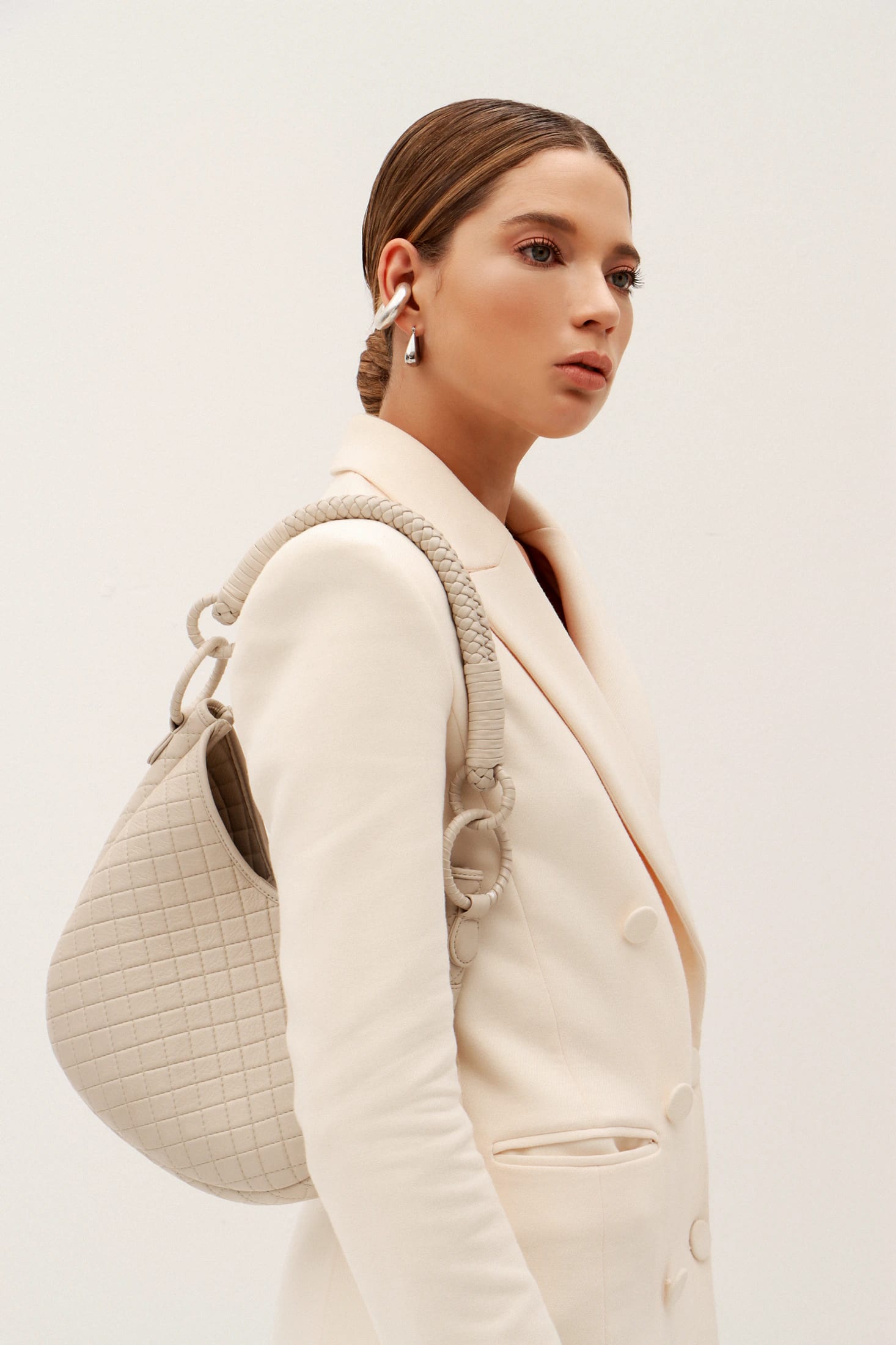Saddle Shoulder Bag, Beige - imagen 3