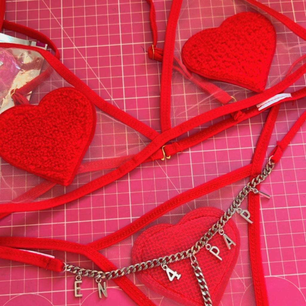 Conjunto rojo, LOVE  - desde - imagen 3