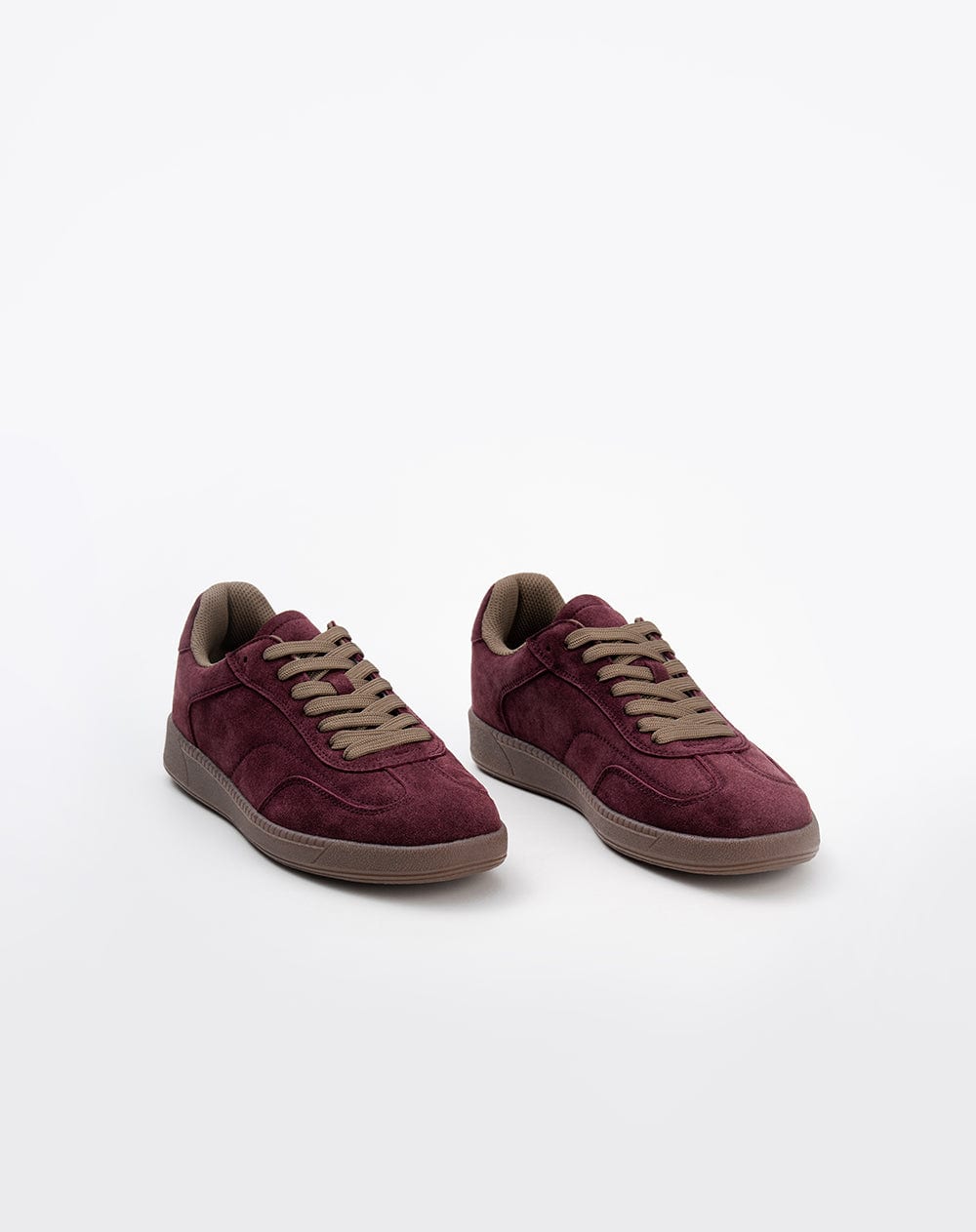 Tenis casuales tipo gamuza vinotinto hombre - imagen 1