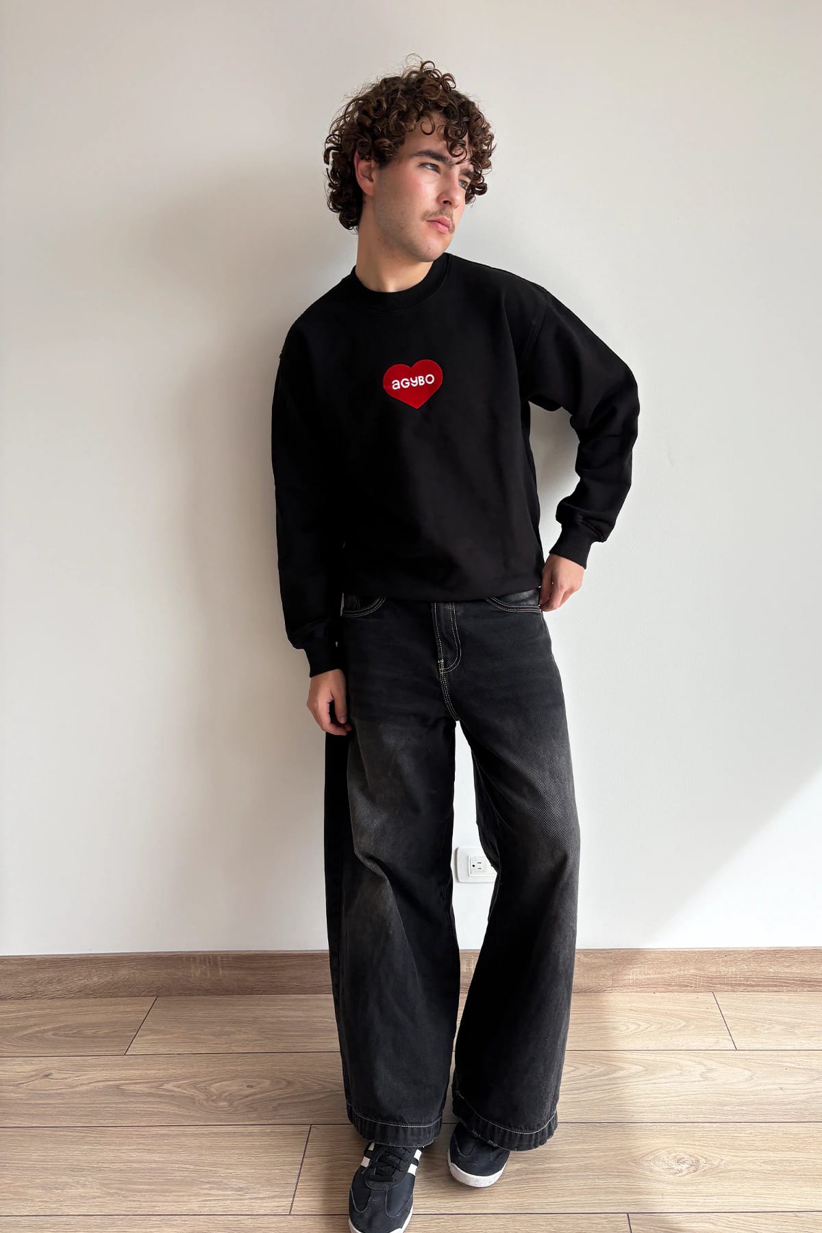 Iconic Crewneck Black - imagen 5