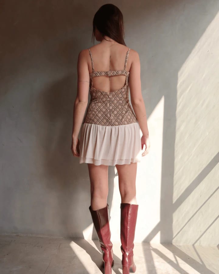 VESTIDO MINIPLAID DE CUADROS CON CORSET CREMA - imagen 15