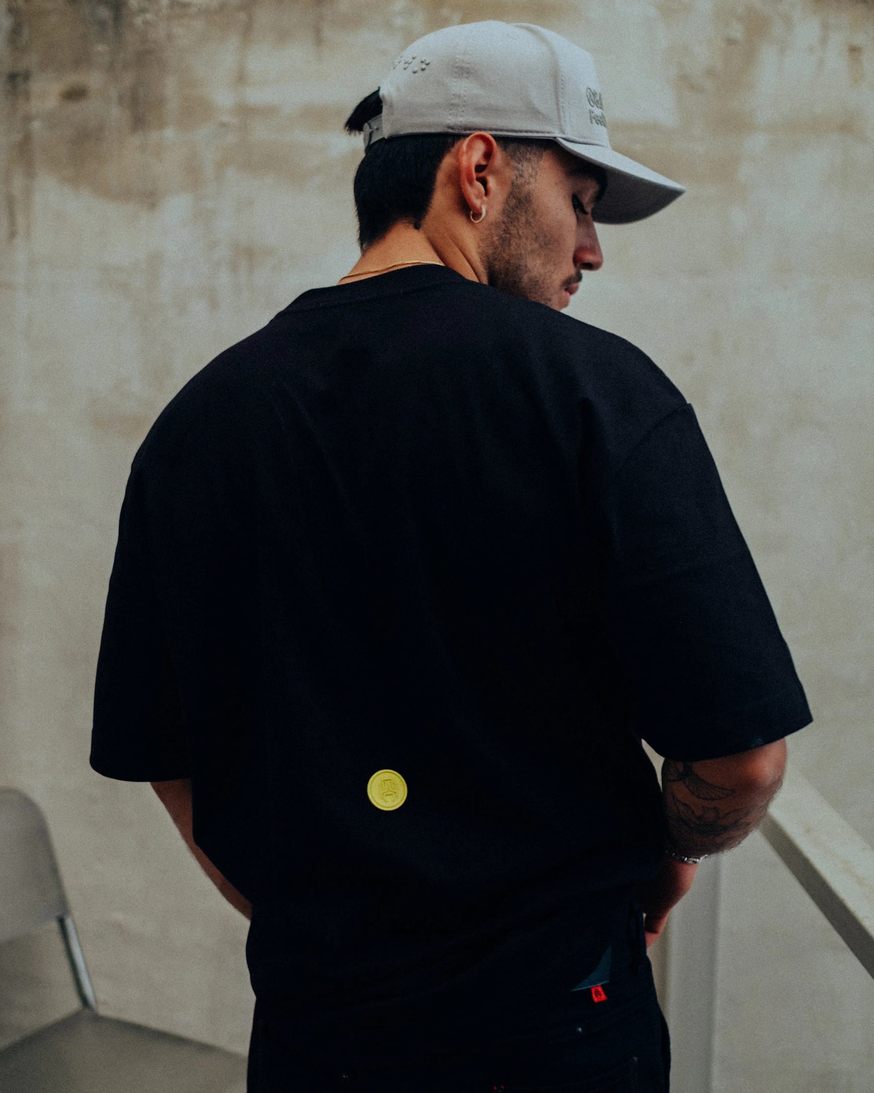 SECUENCE BLACK T-SHIRT - imagen 2