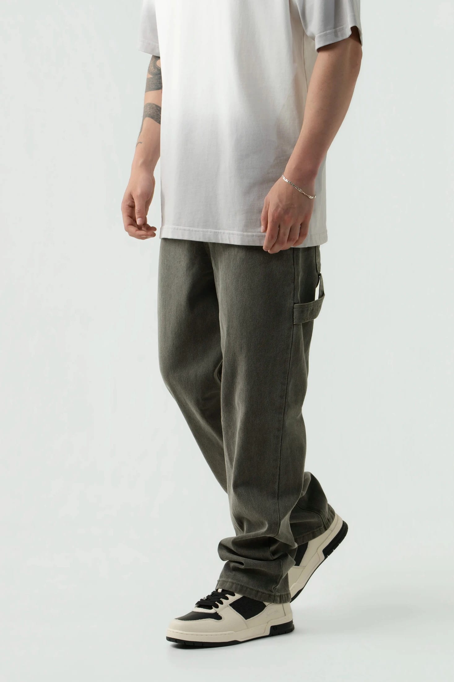 PANTALON CARGO COLOR VERDE MILITAR - imagen 3