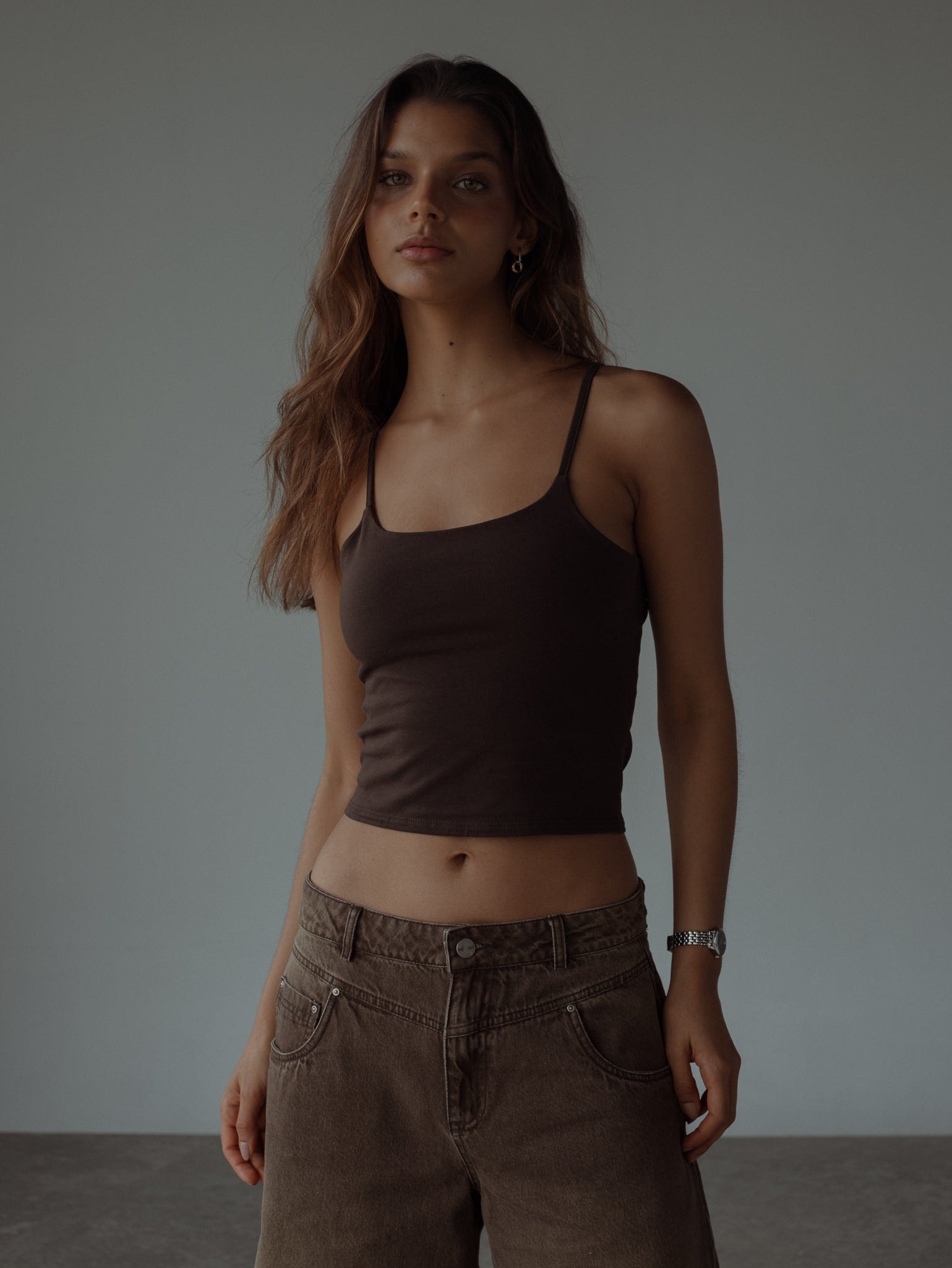ESSENTIAL TANK TOP - ESPRESSO - imagen 6