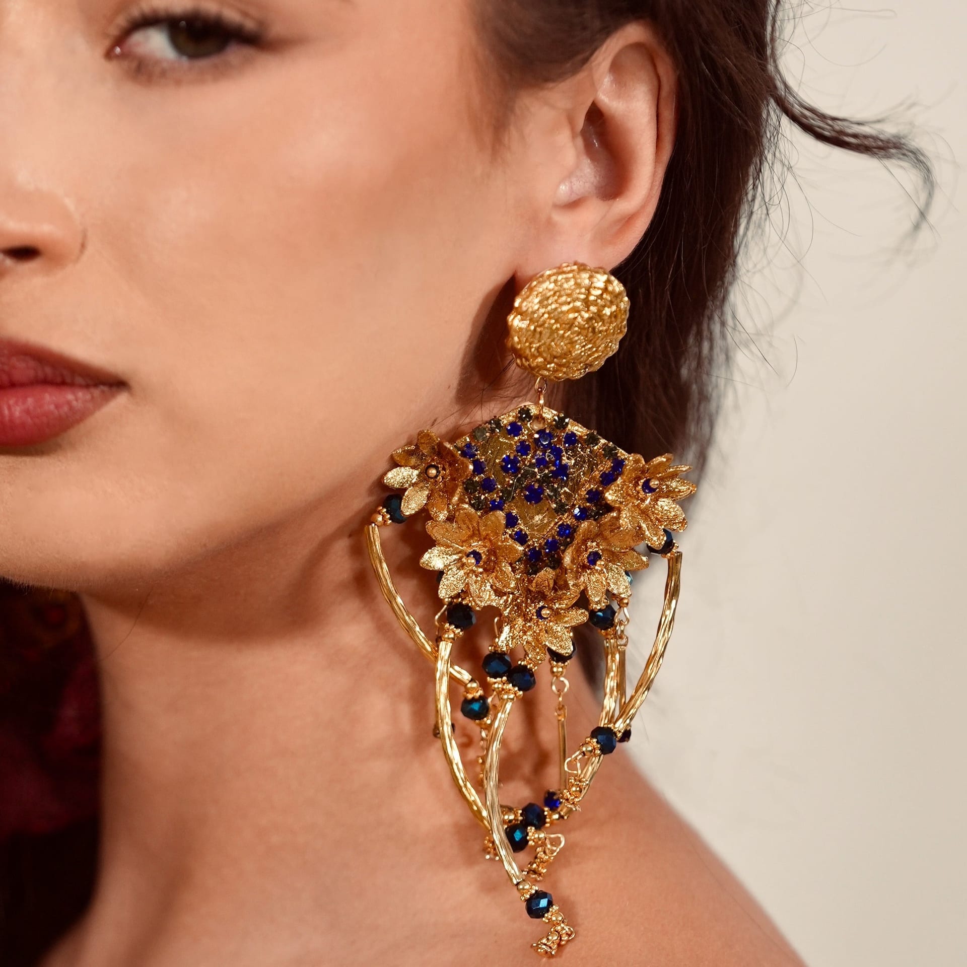 Blue and Gold Rhombus Earrings - imagen 3