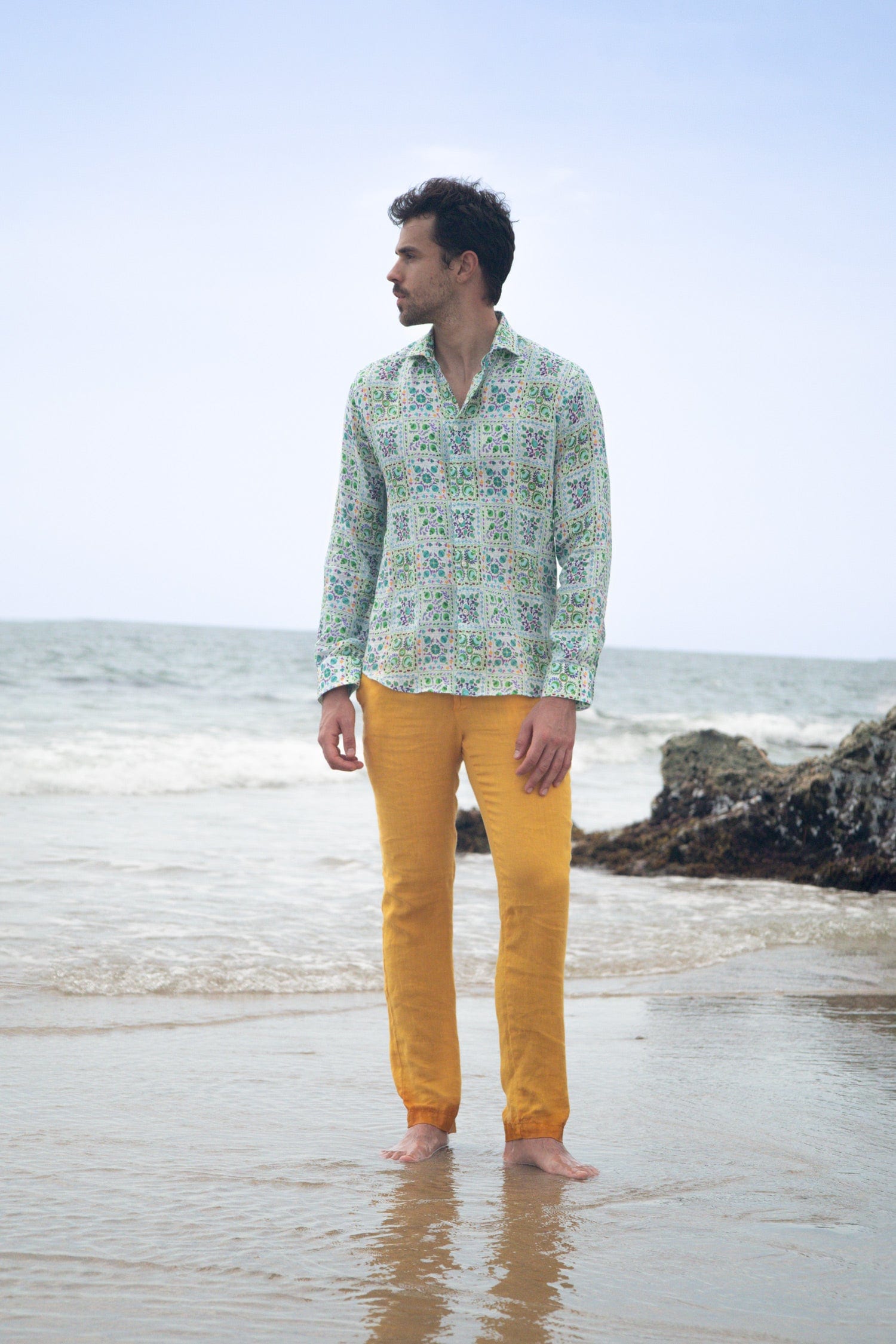 Men's linen shirt green suzani - imagen 3