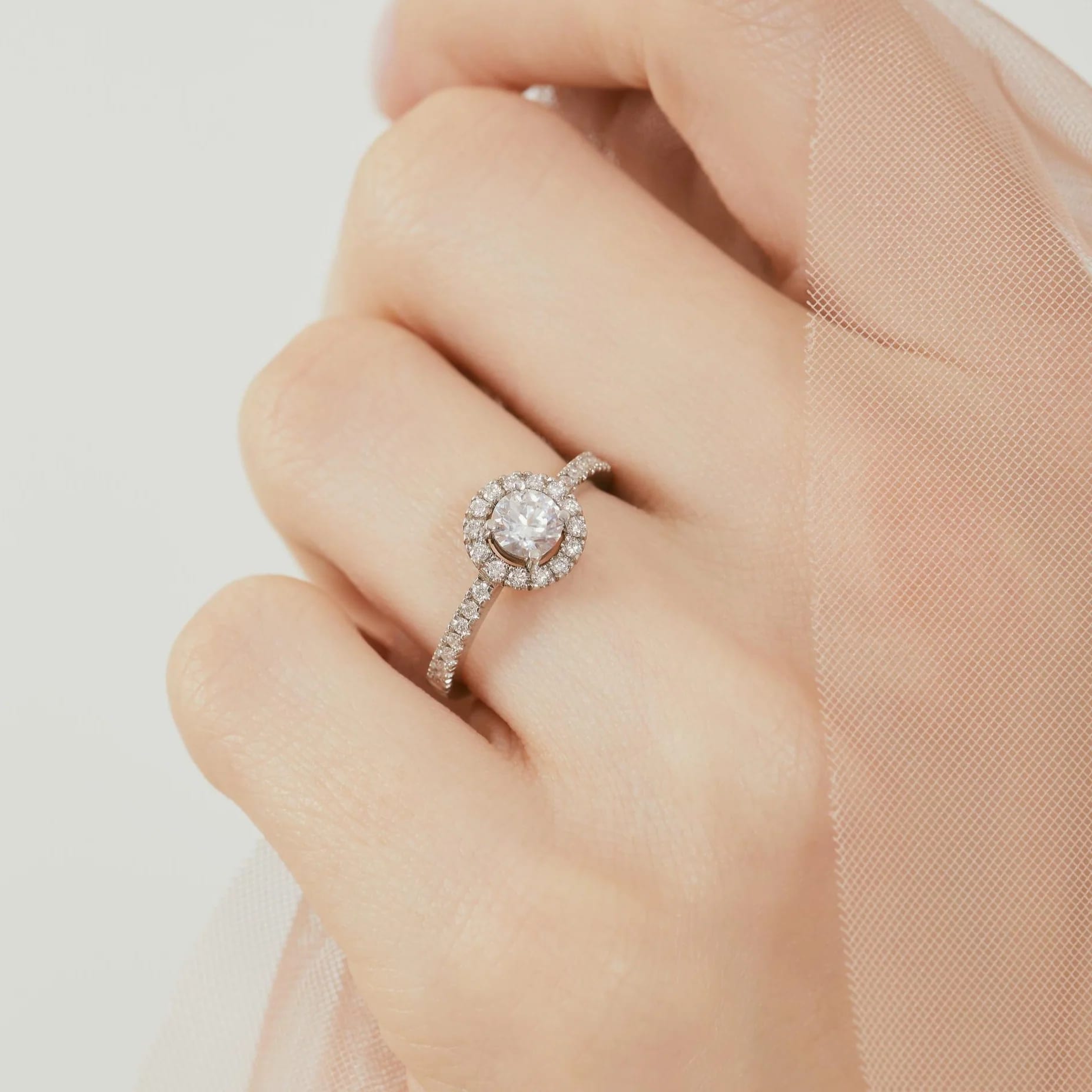 Anillo Halo engagement ring - imagen 5