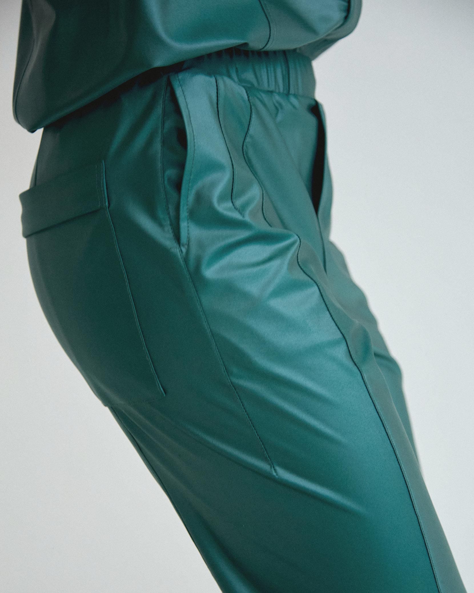 Pantalón Tech Fresh Verde Esmeralda RELÚCIDO - imagen 6