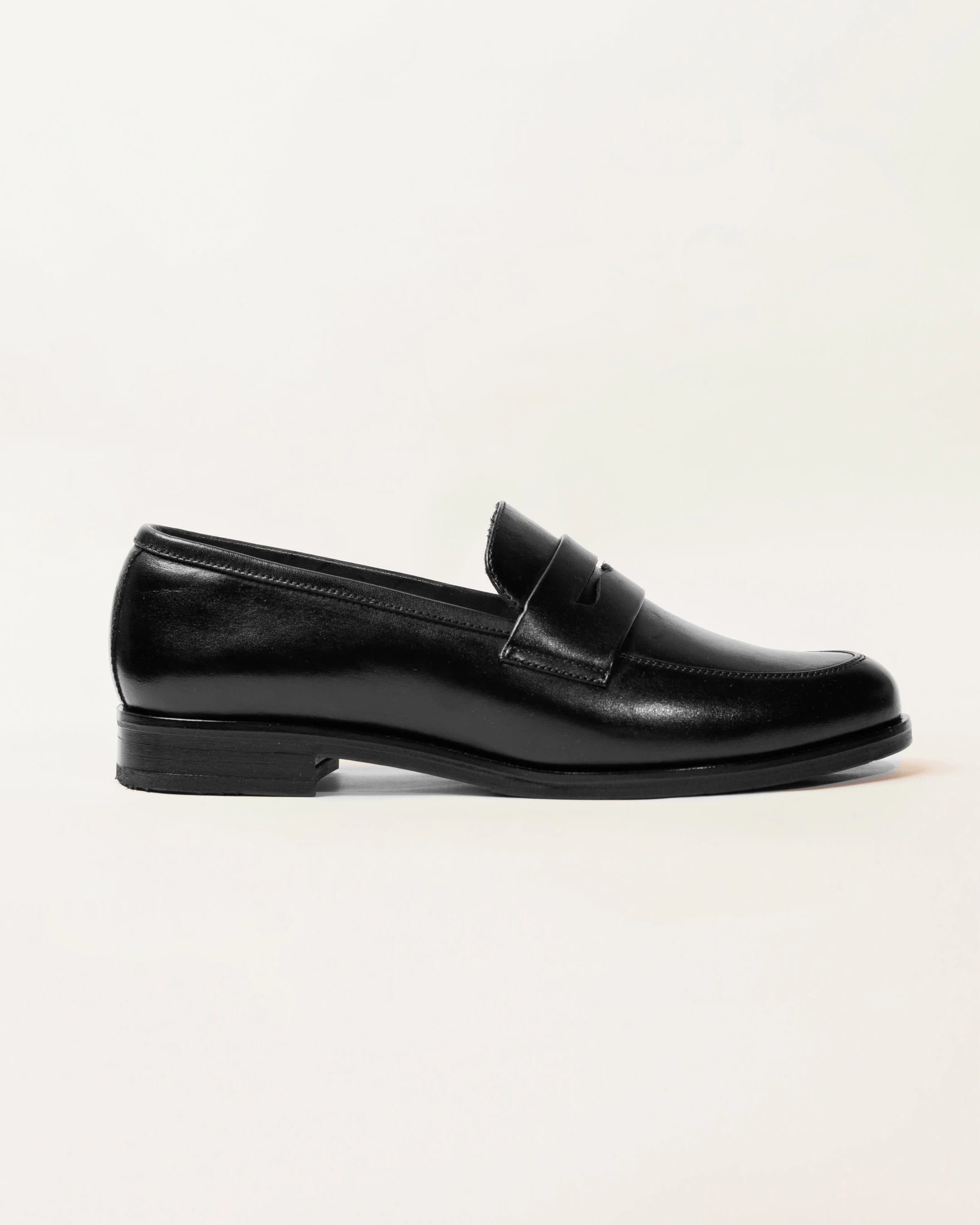 Mocasín Alessa Negro Suela Clásica - imagen 2