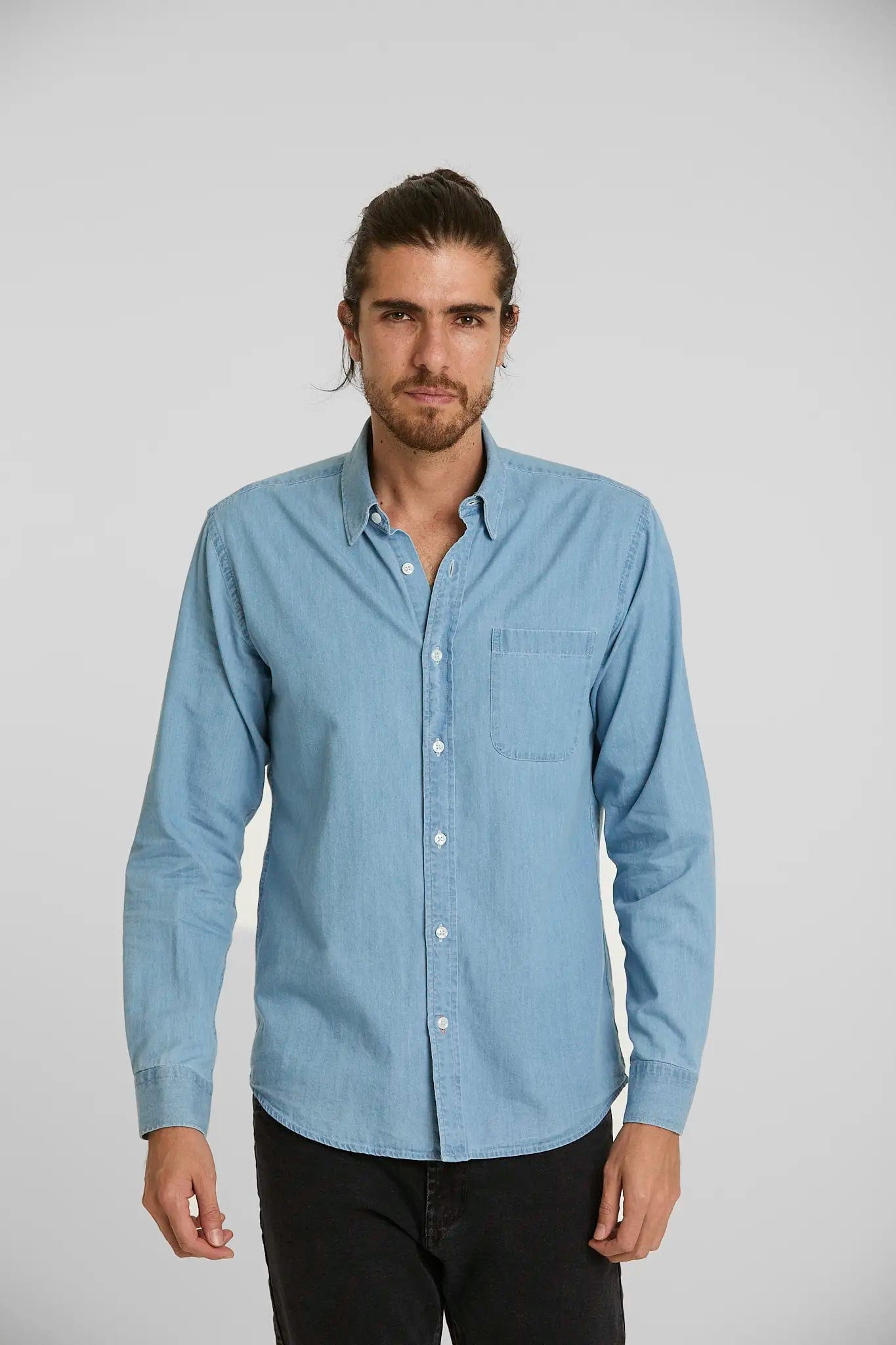 Camisa Jean Button Down Azul Claro - imagen 10
