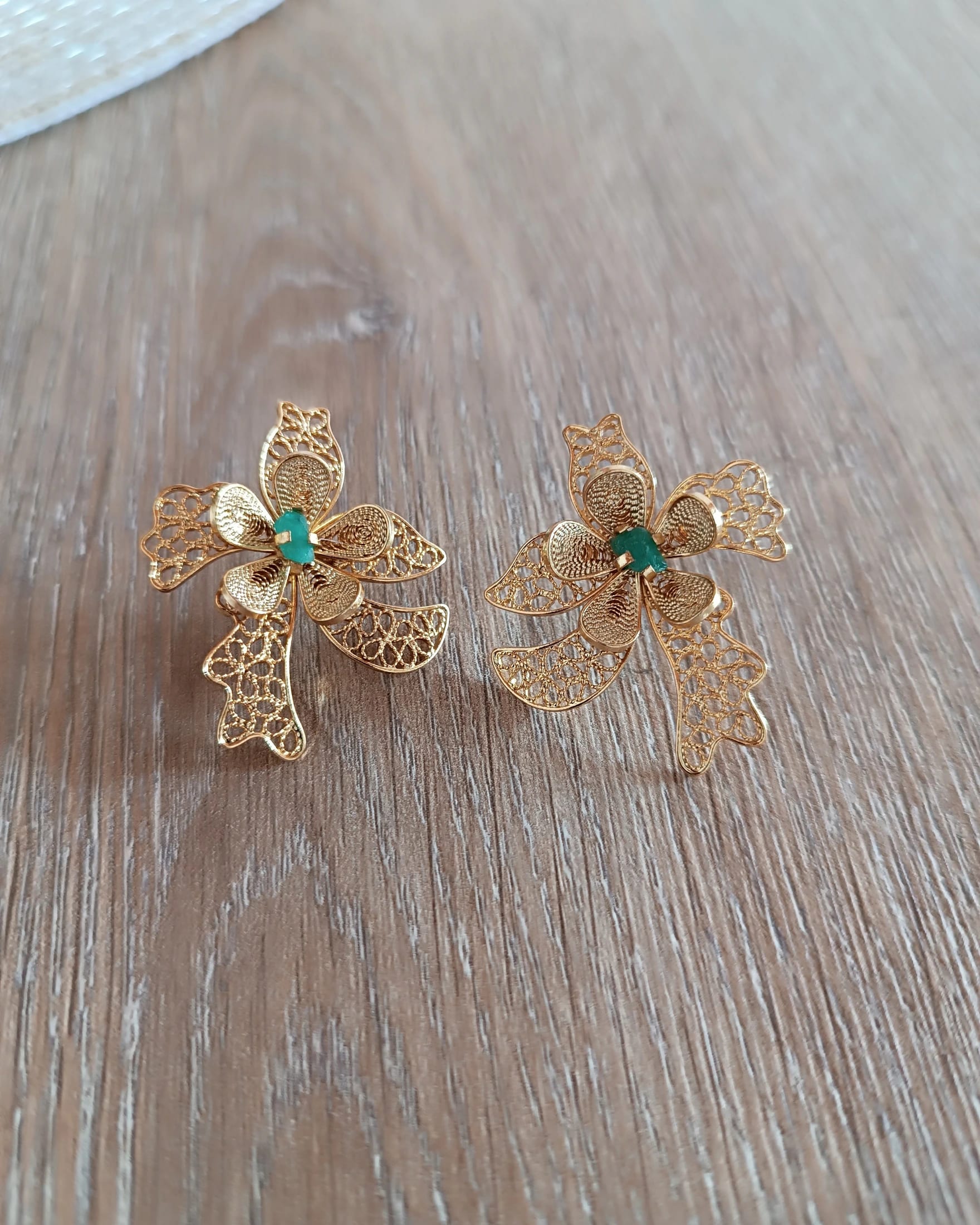 Aretes en filigrana orquídea y esmeralda - imagen 5