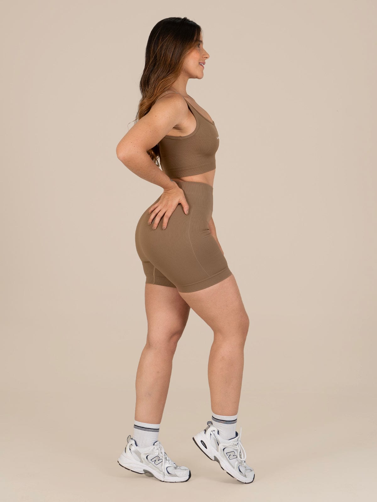 Ela short set seamless cafe claro - imagen 4
