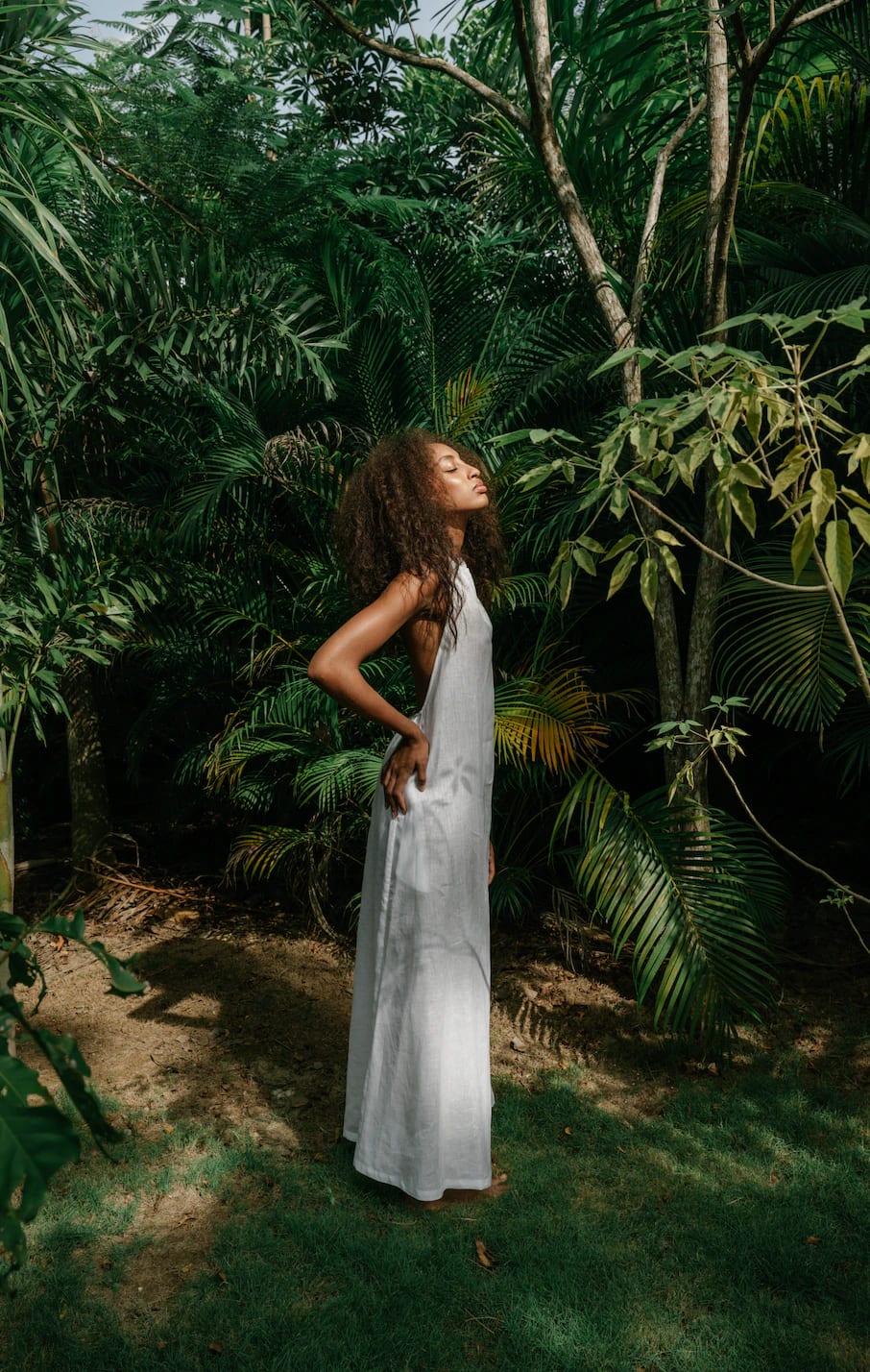 Dakar Hooded Open Back Dress - imagen 3