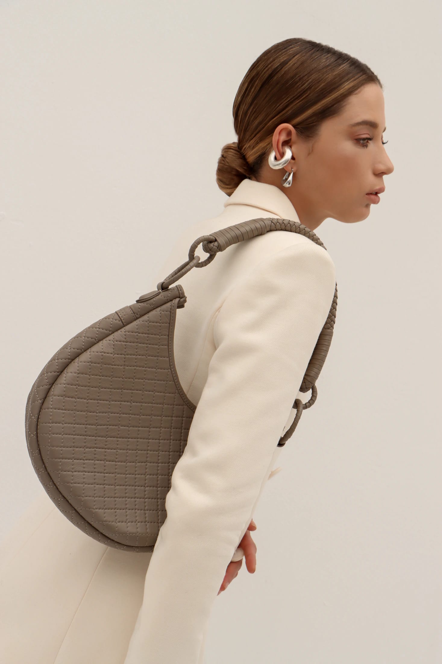 Saddle Shoulder Bag, Taupe - imagen 1