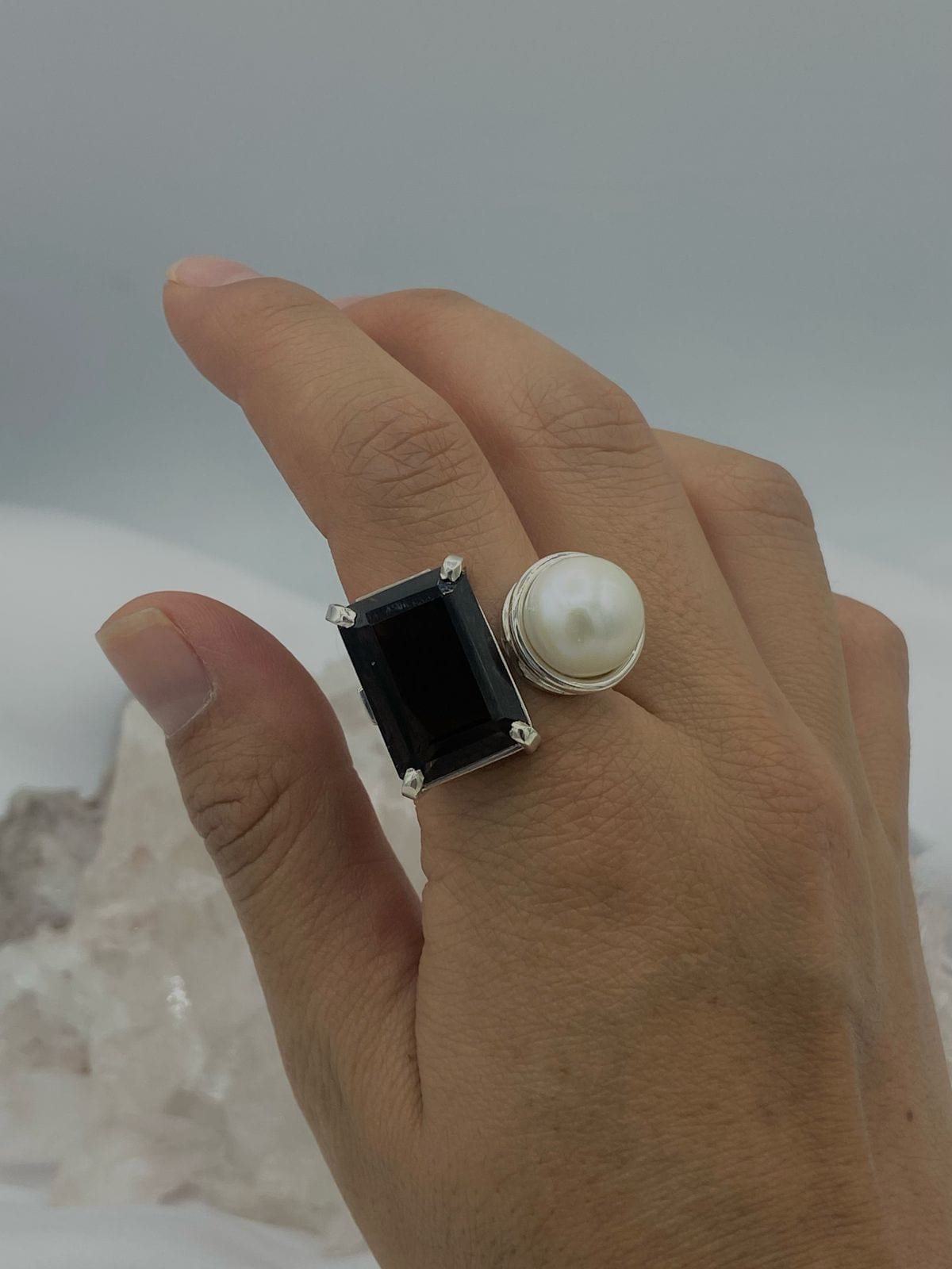 Anillo doble Cuarzo Humo rectangular y Perla Colección Armonía Dual grande - imagen 2