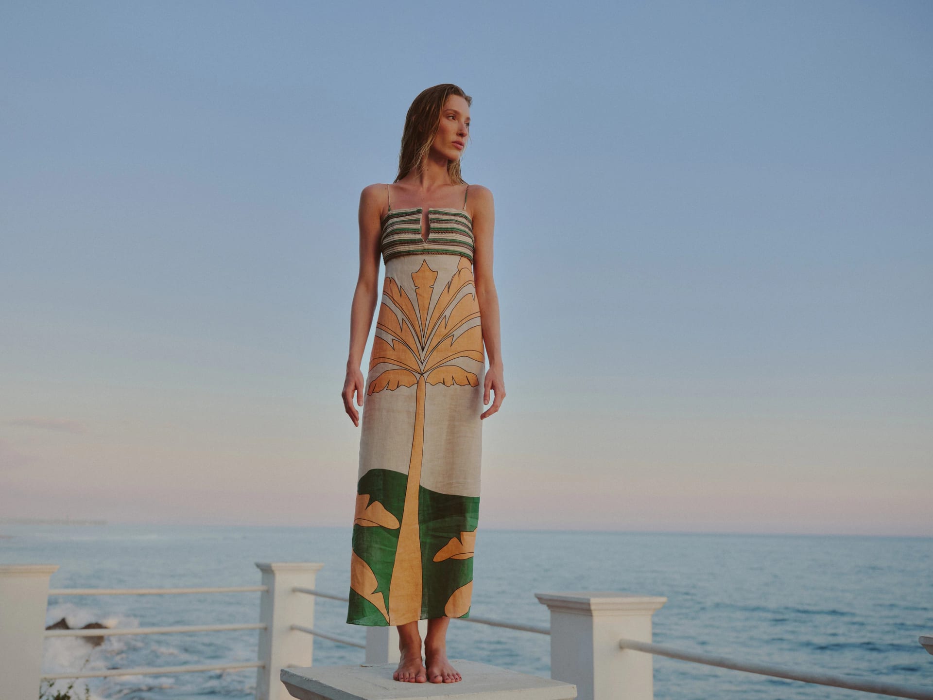 Antigua Linen Midi Dress / Peach Palms - imagen 4