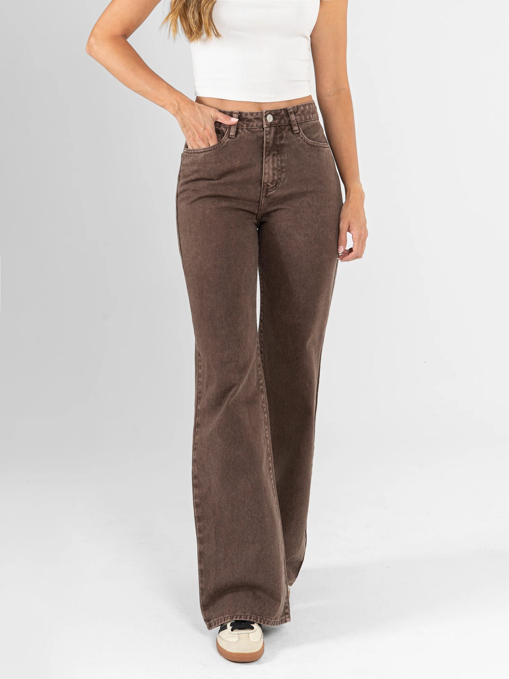 Ref: 0620543 Pantalón mom flare, rígido, tiro alto, tono cafe - imagen 1