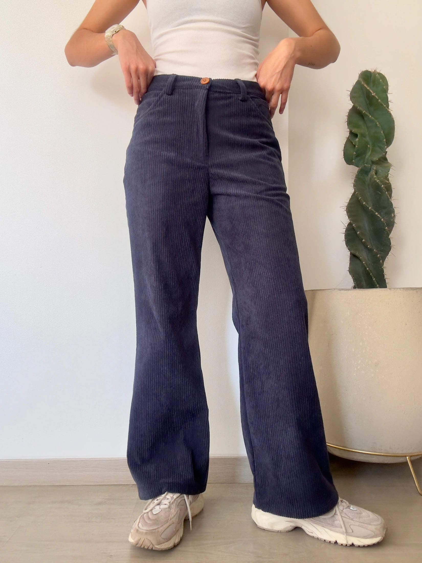 Pantalones Pana Azul Oscuro - imagen 2