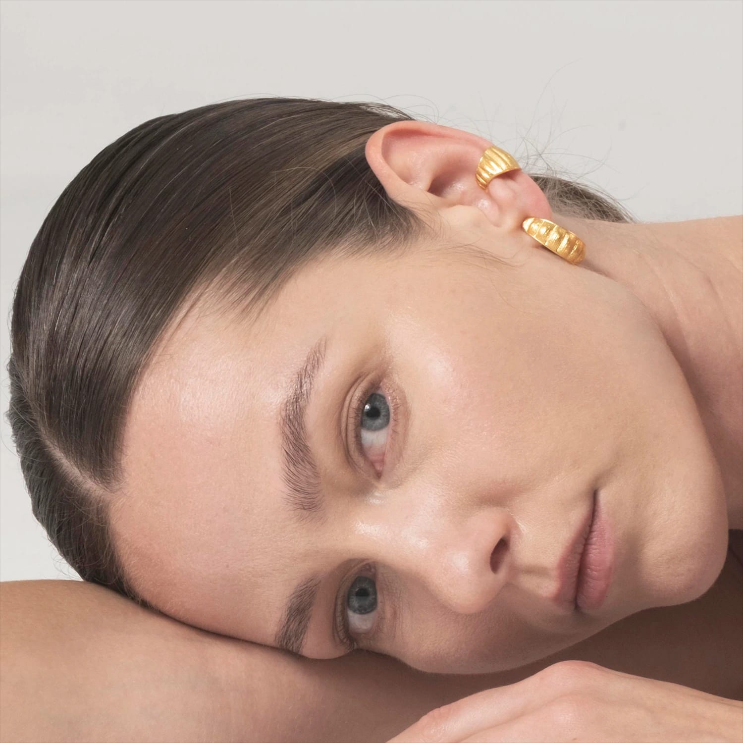 Ear cuff Refugio dorado - imagen 2