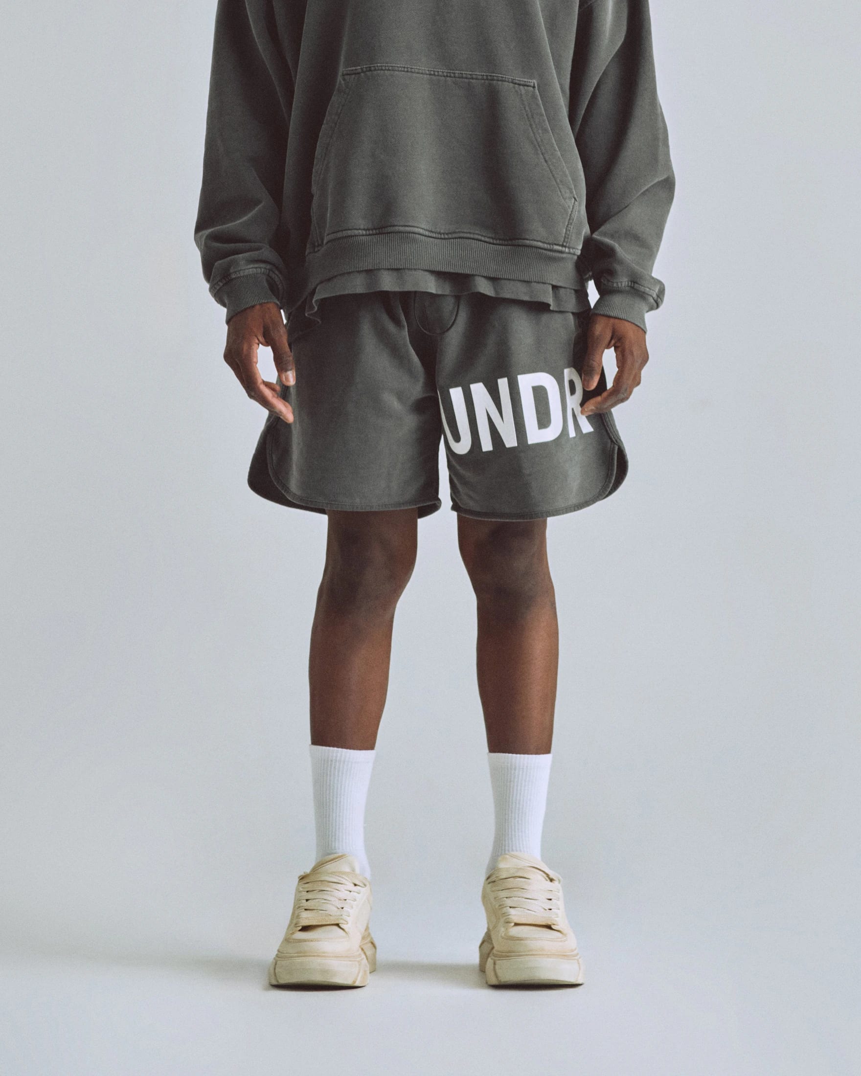 Line UNDRGLD Biased Shorts Old Gray - imagen 2