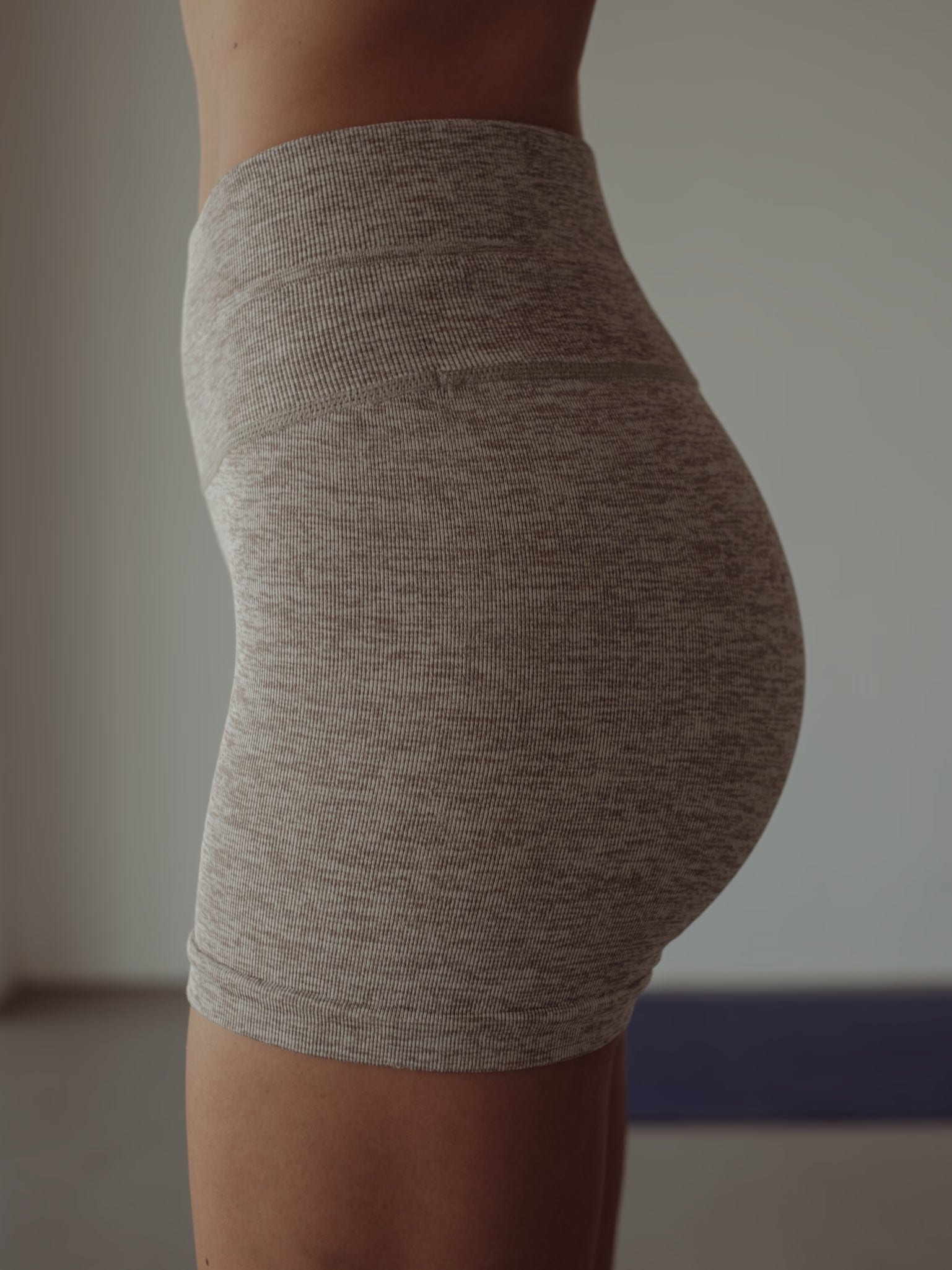 SHAPER SEAMLESS MINI SHORT - CHIPS - imagen 6