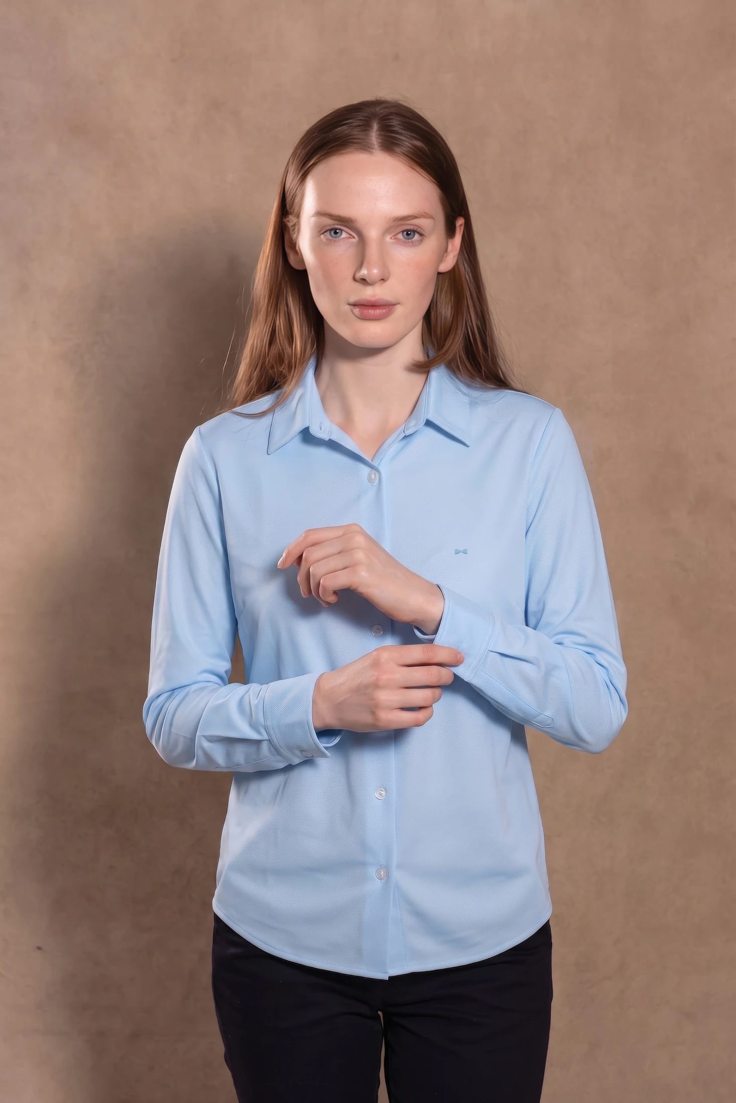 Camisa Perfromance Oxford De Mujer Azul Claro - imagen 2