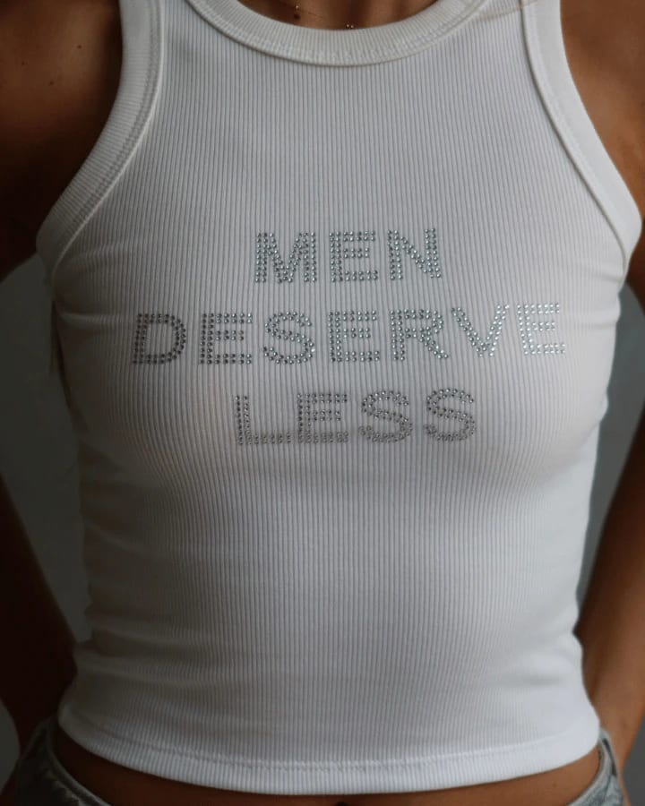 TANK TOP MEN DESERVE LESS BLANCO - imagen 2
